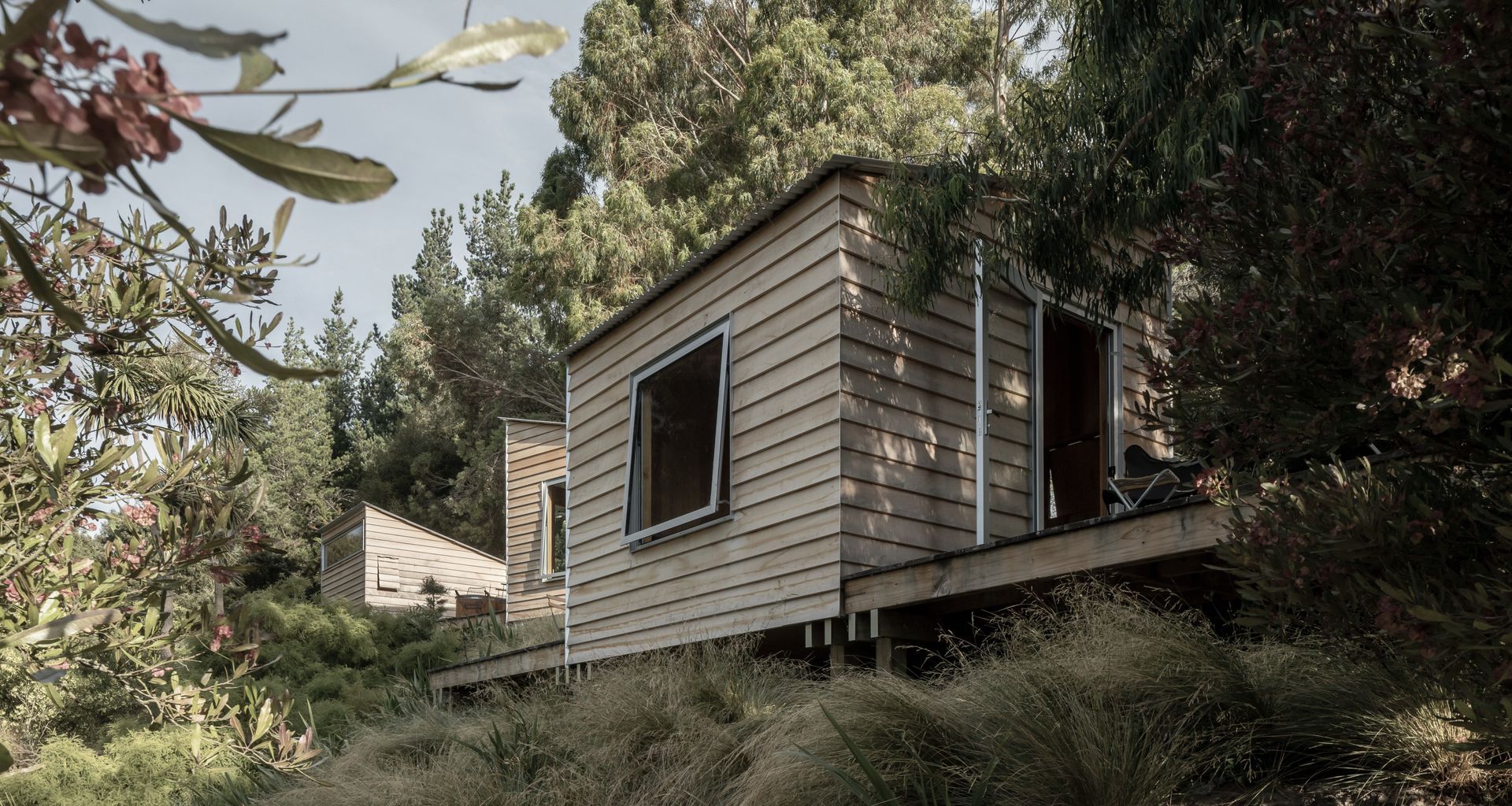 Russell’s Cabins banner