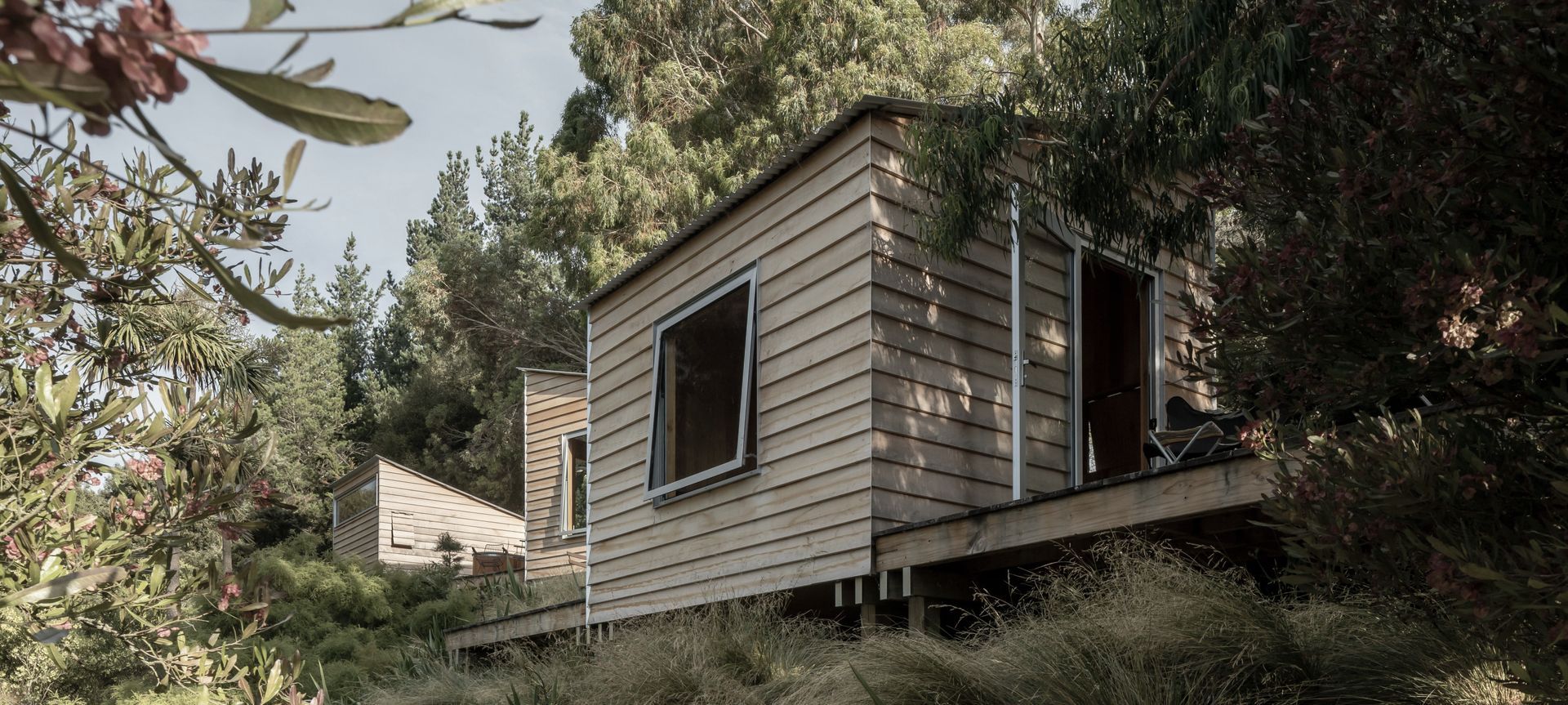 Russell’s Cabins banner