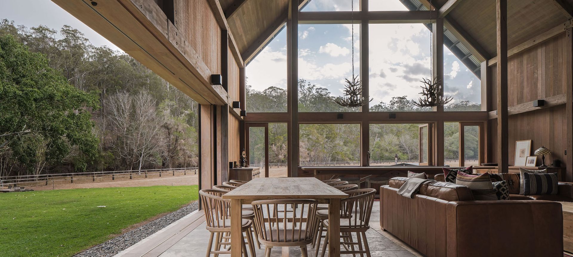 Enhancing the natural beauty of timber at ‘The Barn’, showcasing the intricate grain and colour of Spotted Gum cladding with CUTEK® Extreme CD50 and a bespoke Grey Mist banner