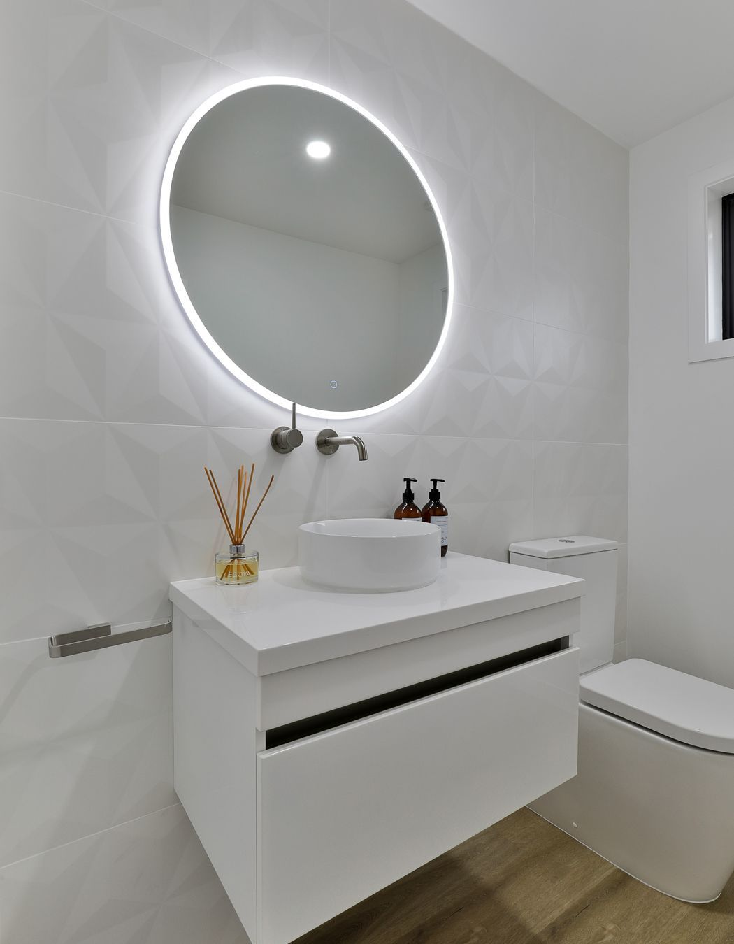 4D Diamond White 400x800mm wall tile with Neptune Elite Dune Birch SPC flooring