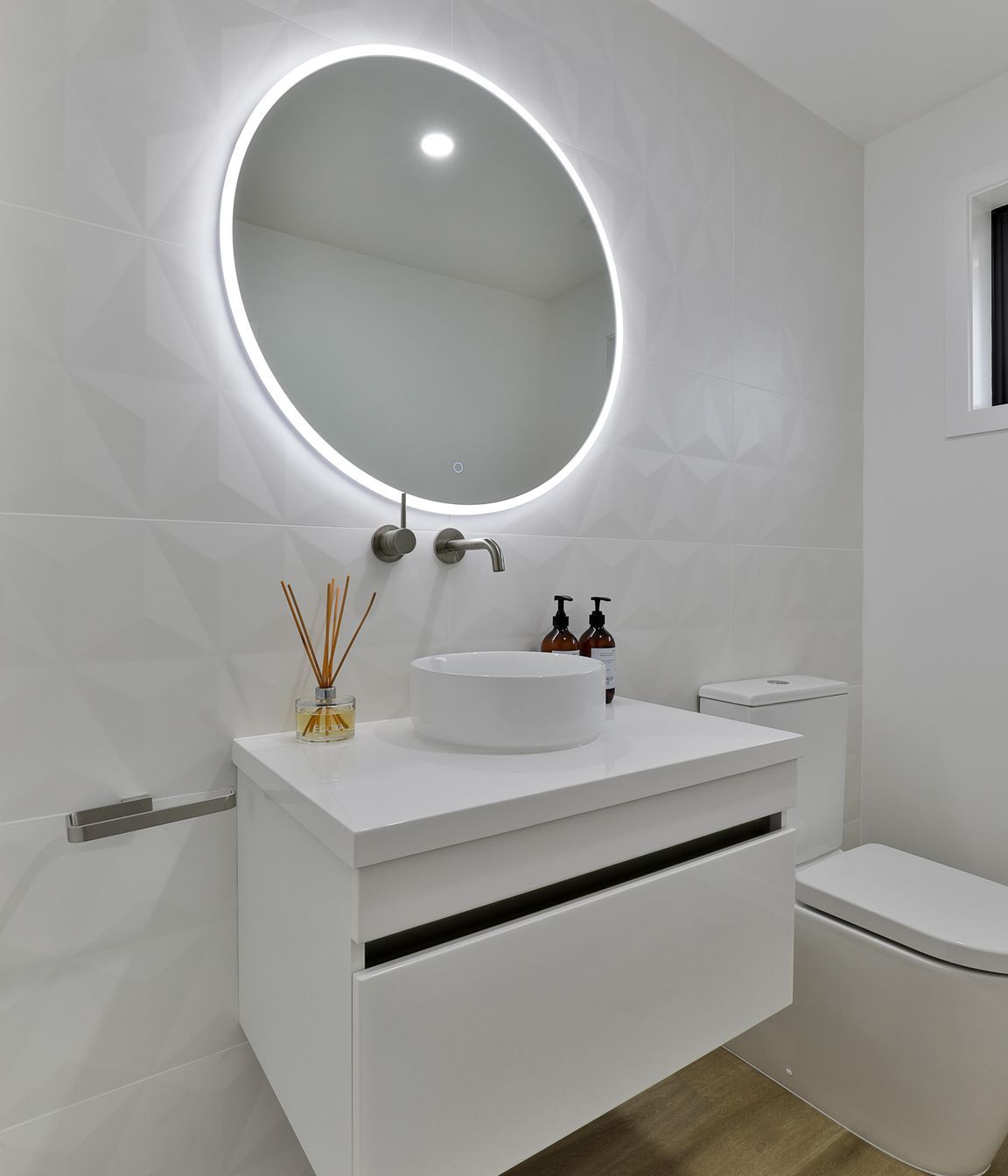 4D Diamond White 400x800mm wall tile with Neptune Elite Dune Birch SPC flooring