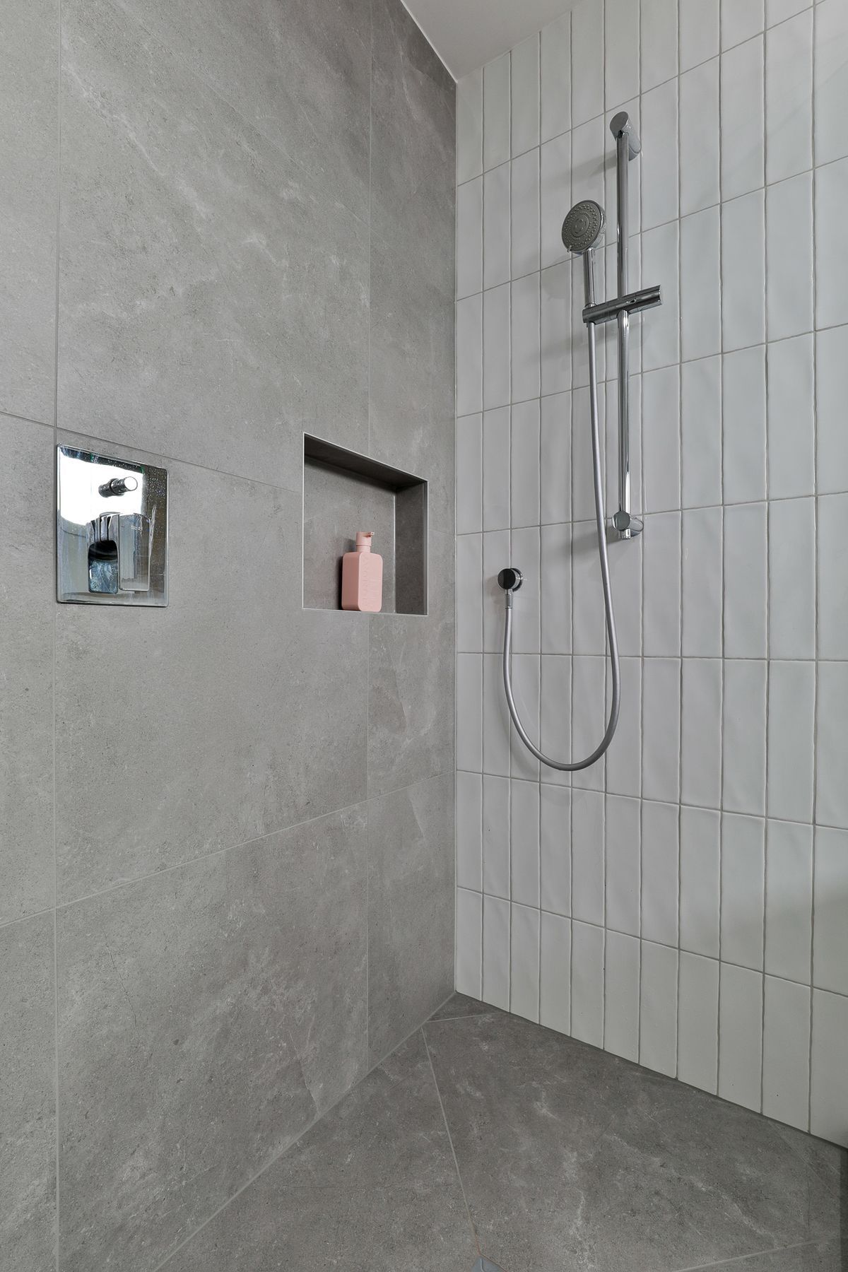 Lusso Pearl 600x600mm and Touch Bianco 75x300mm