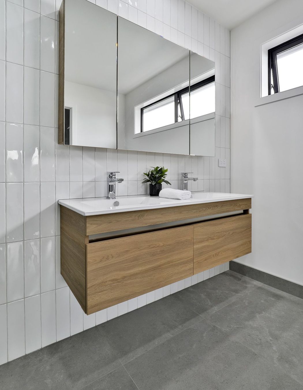 Lusso Pearl 600x600mm and Touch Bianco 75x300mm