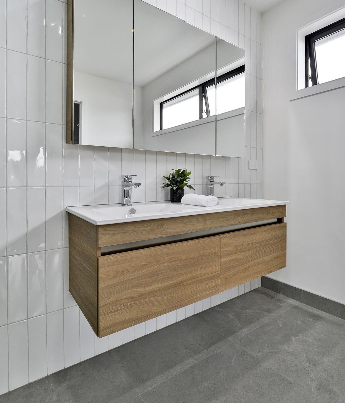 Lusso Pearl 600x600mm and Touch Bianco 75x300mm