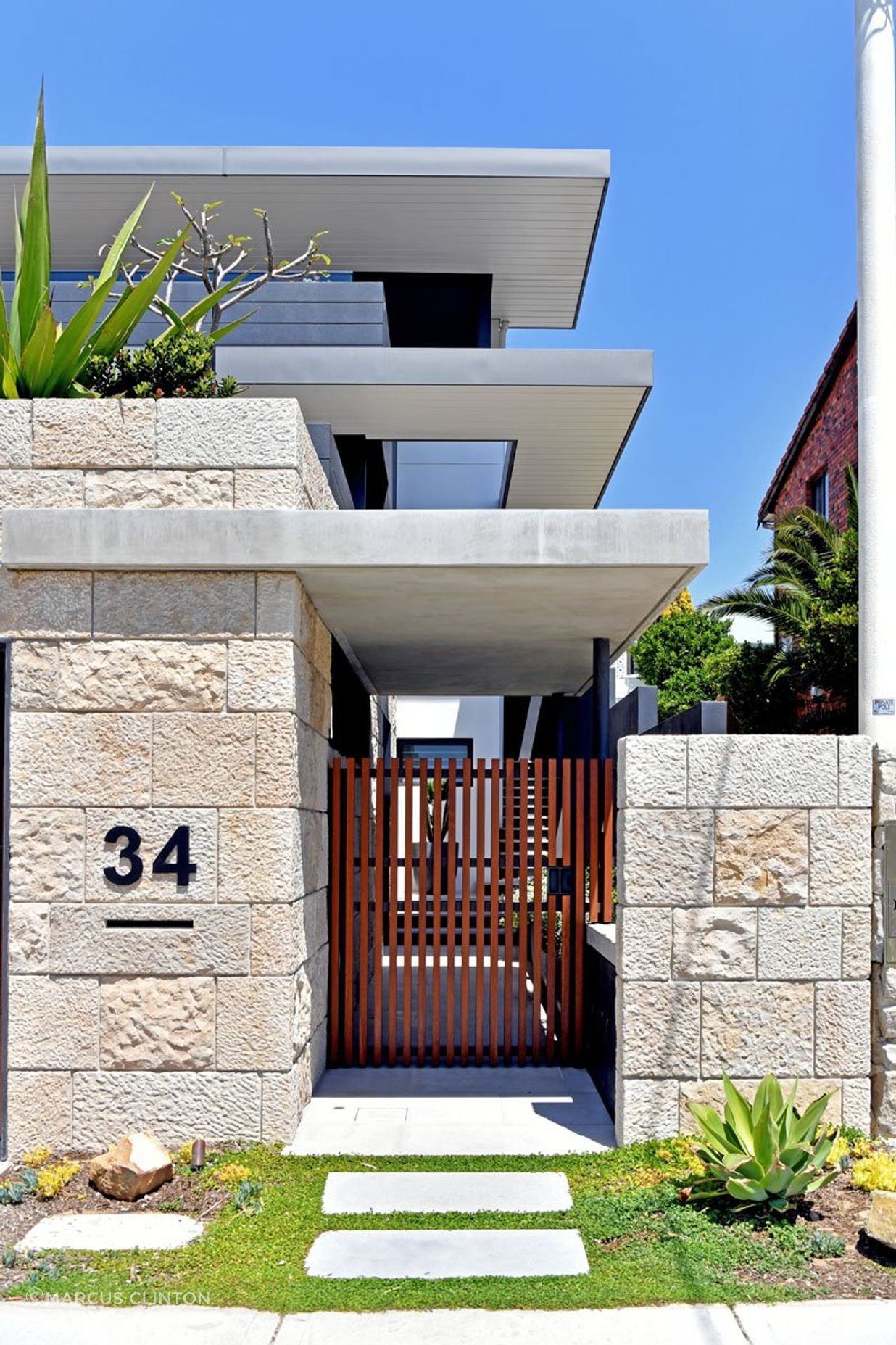 bronte07.jpg