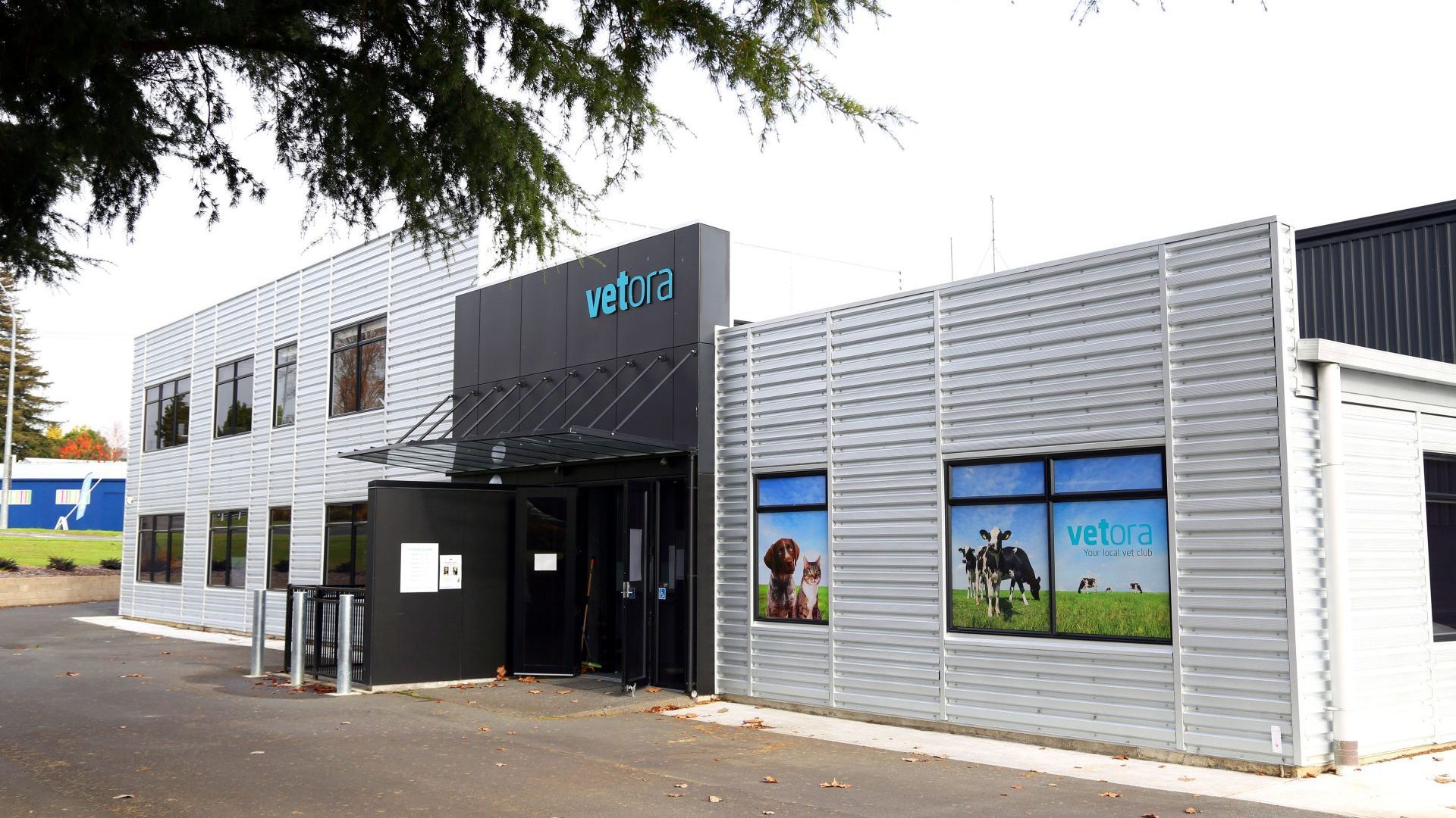 Vetora, Leamington banner