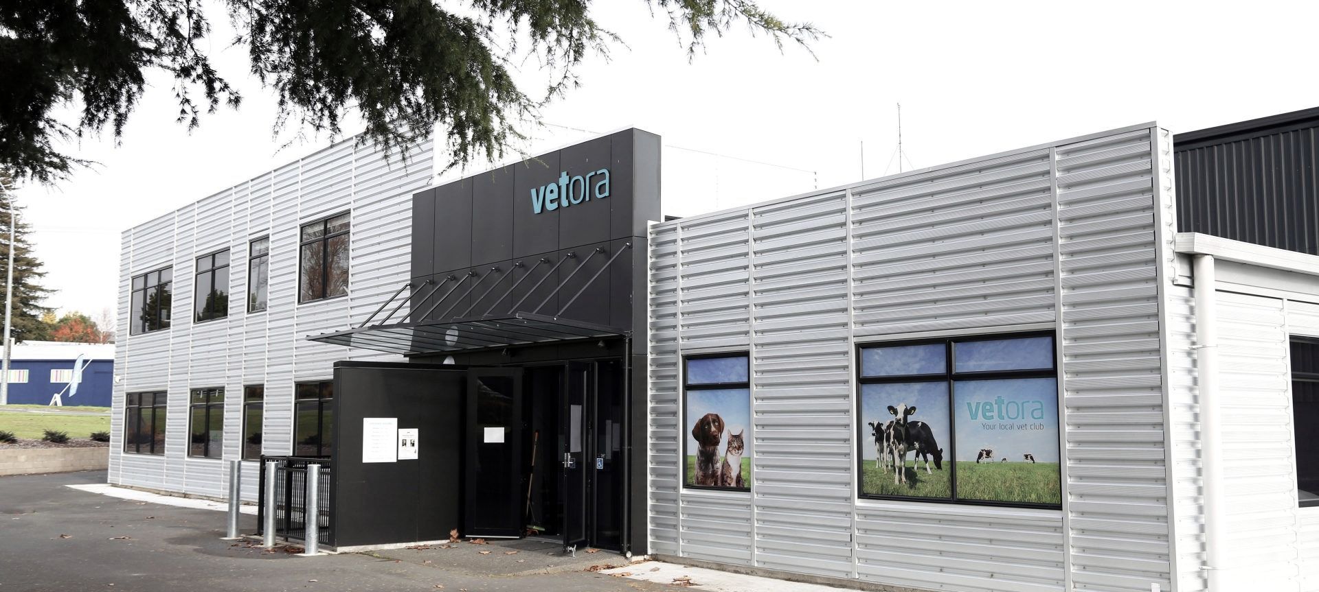 Vetora, Leamington banner