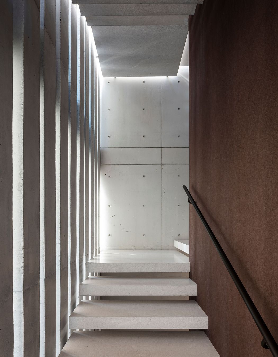 MHNDU Chain Mail House