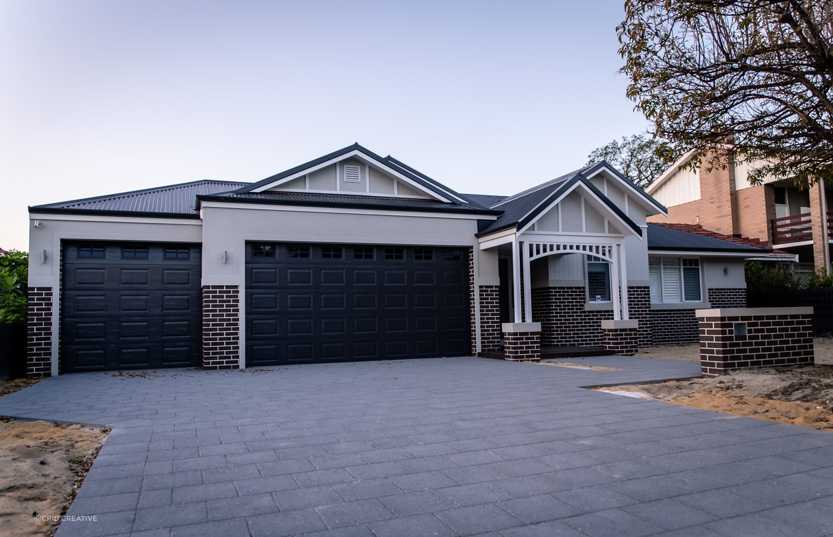 Howes Crescent, Dianella
