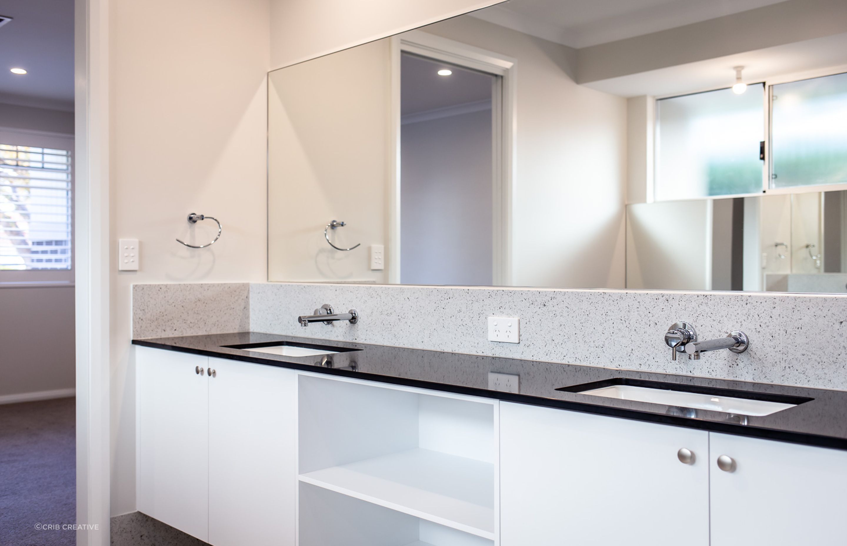 Howes Crescent, Dianella