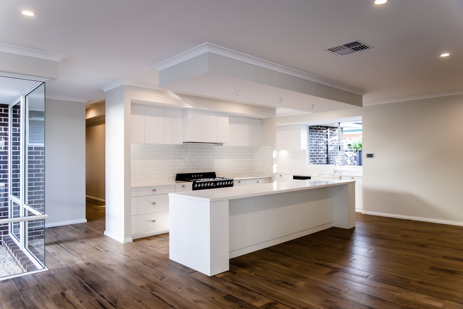Howes Crescent, Dianella