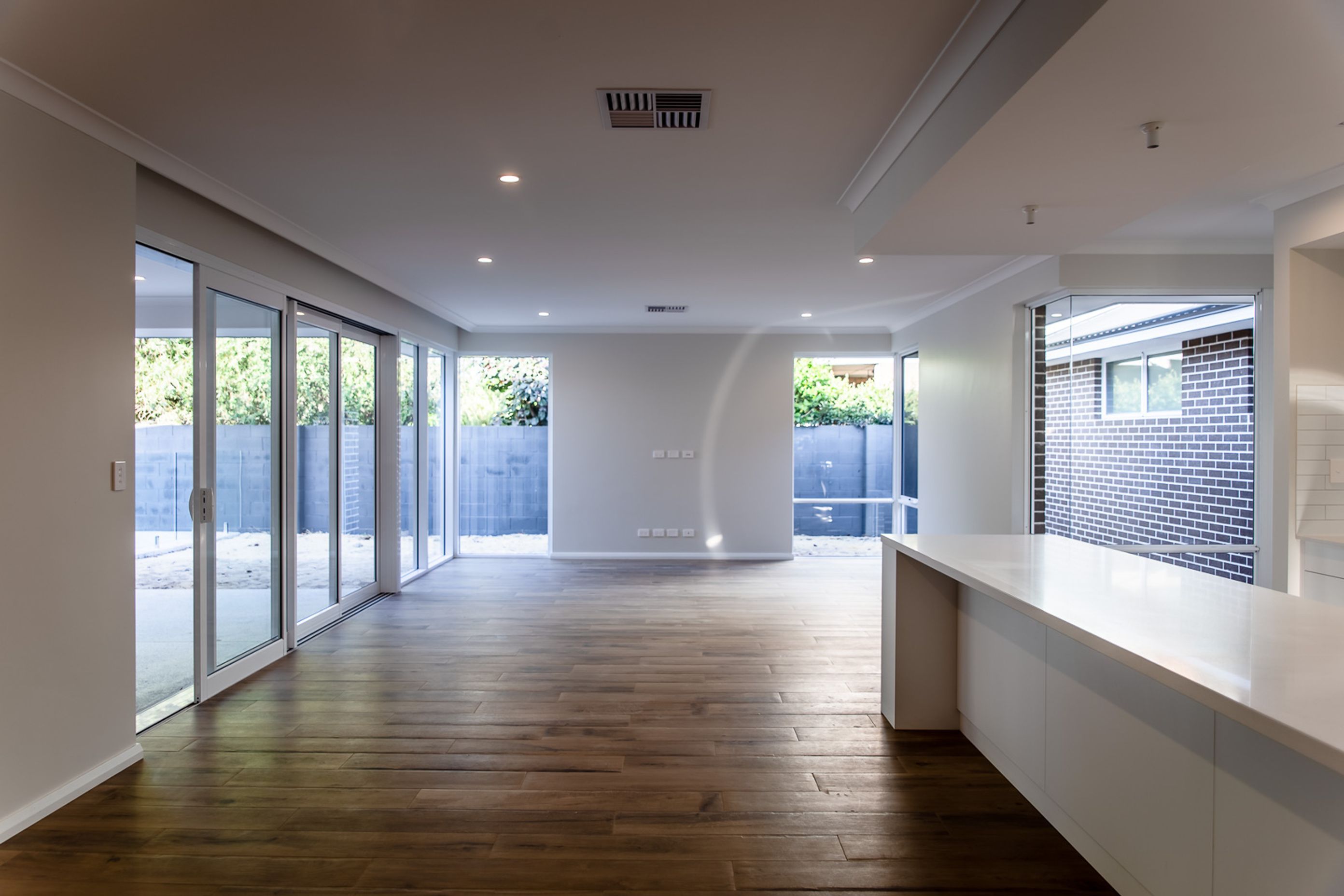 Howes Crescent, Dianella