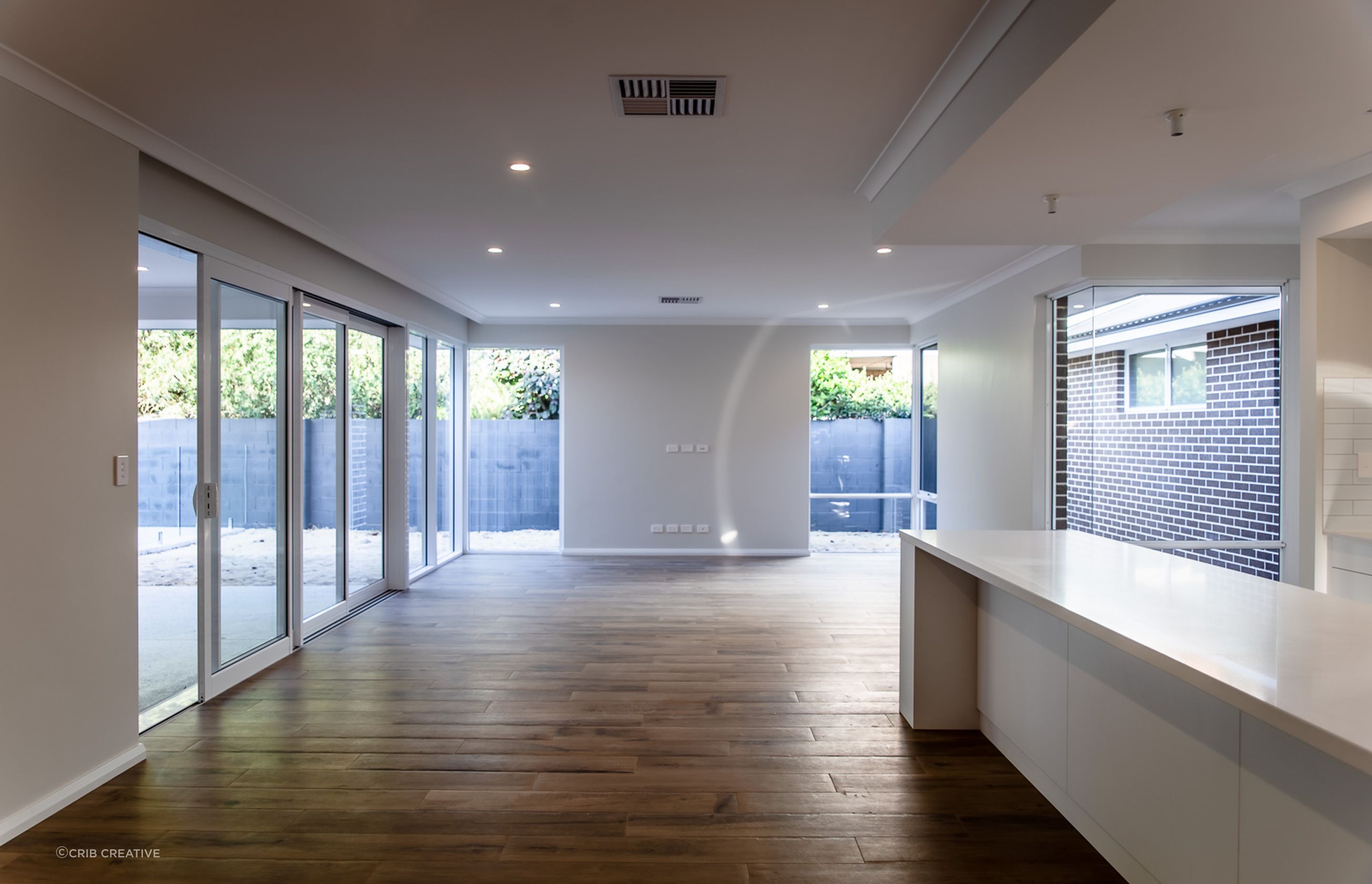 Howes Crescent, Dianella