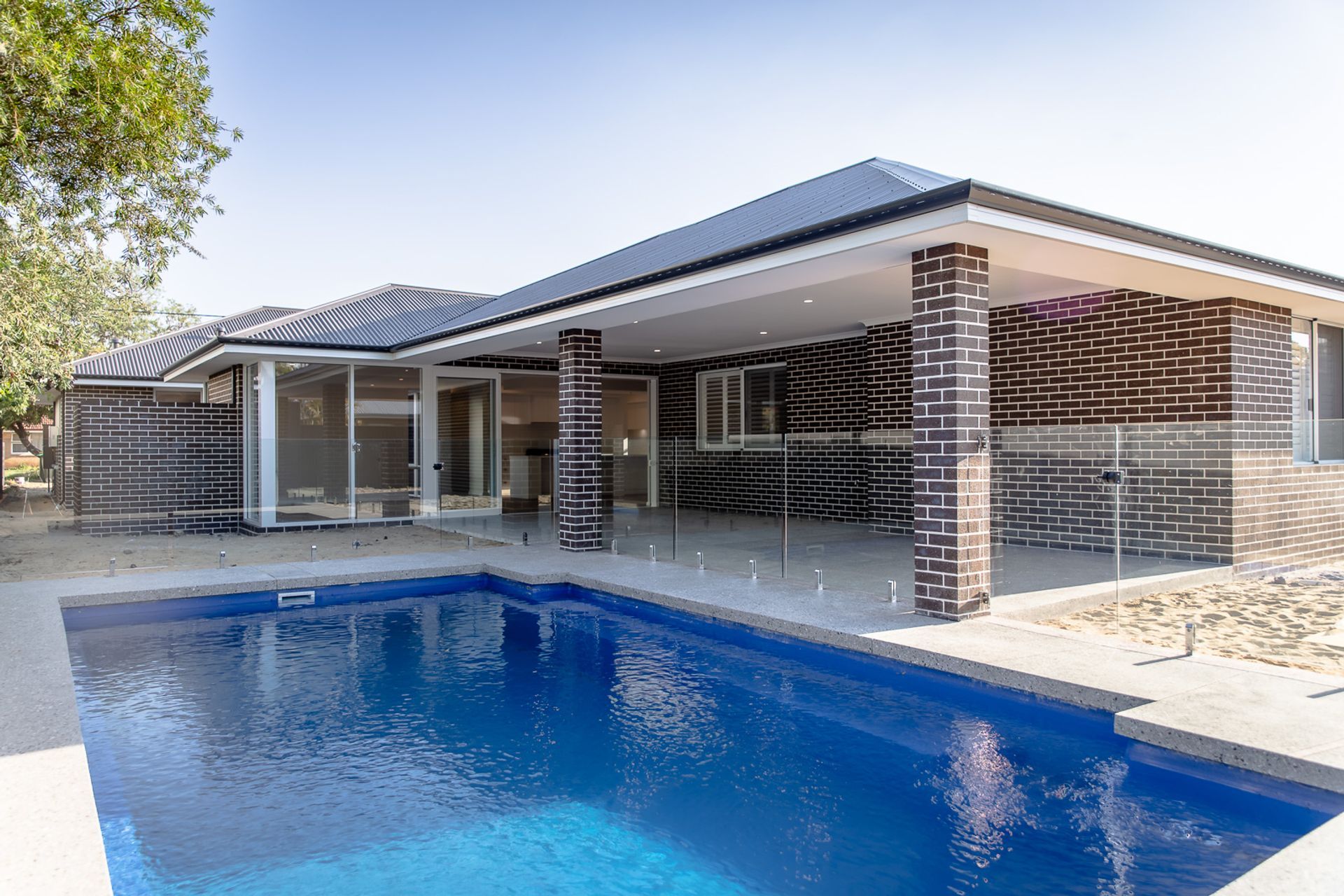 Howes Crescent, Dianella