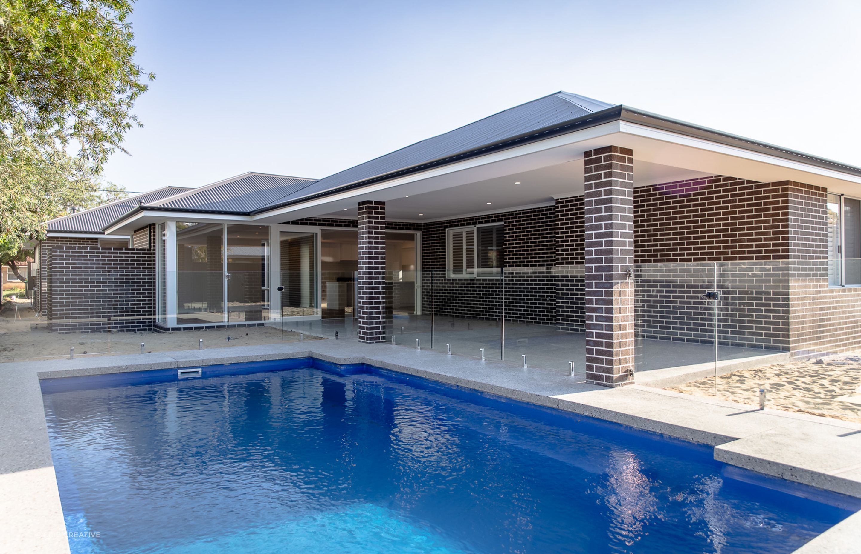 Howes Crescent, Dianella