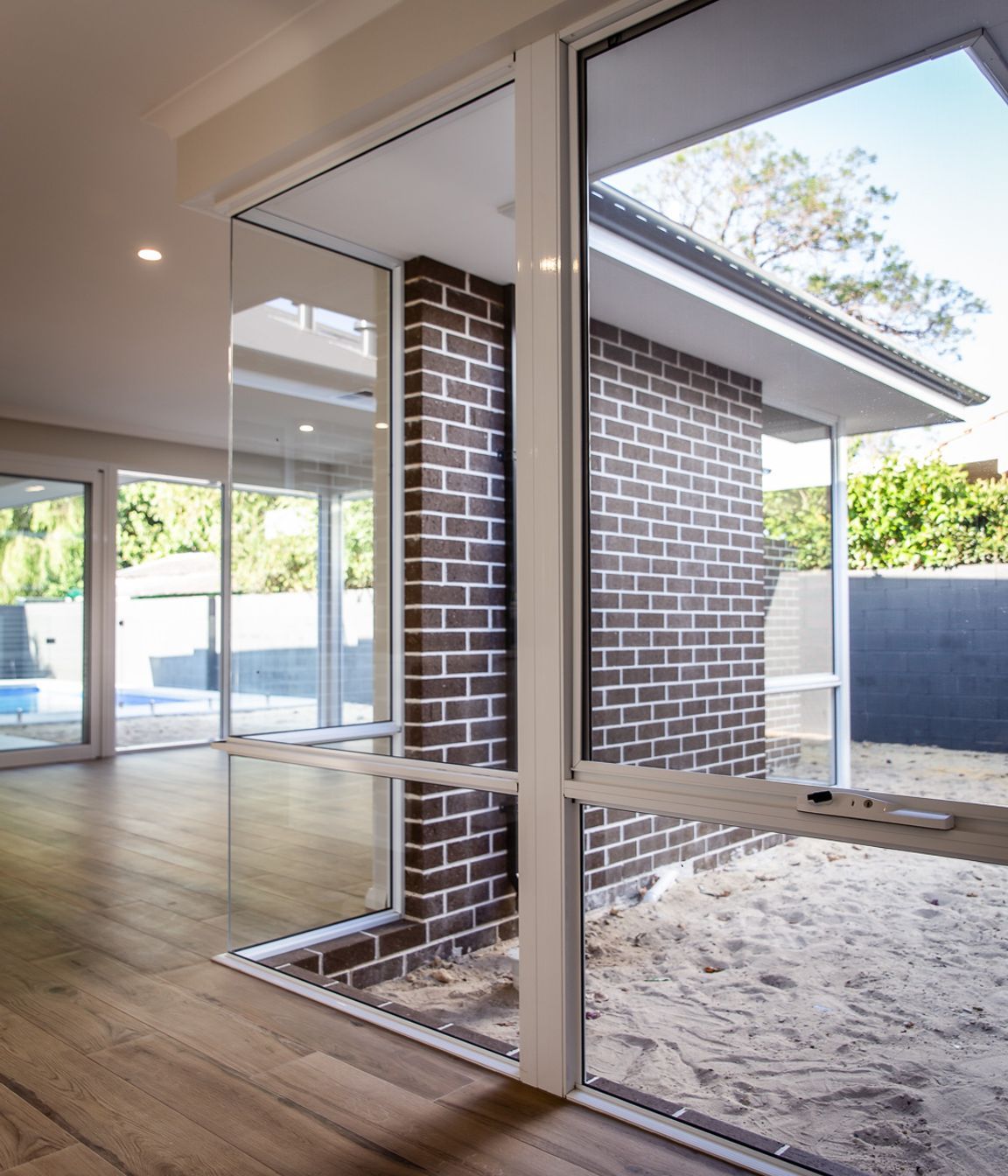 Howes Crescent, Dianella