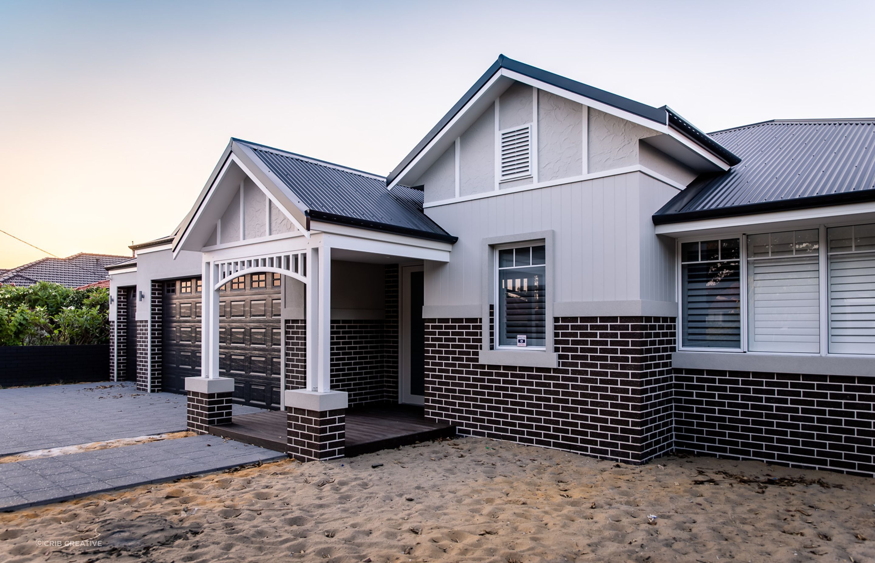 Howes Crescent, Dianella