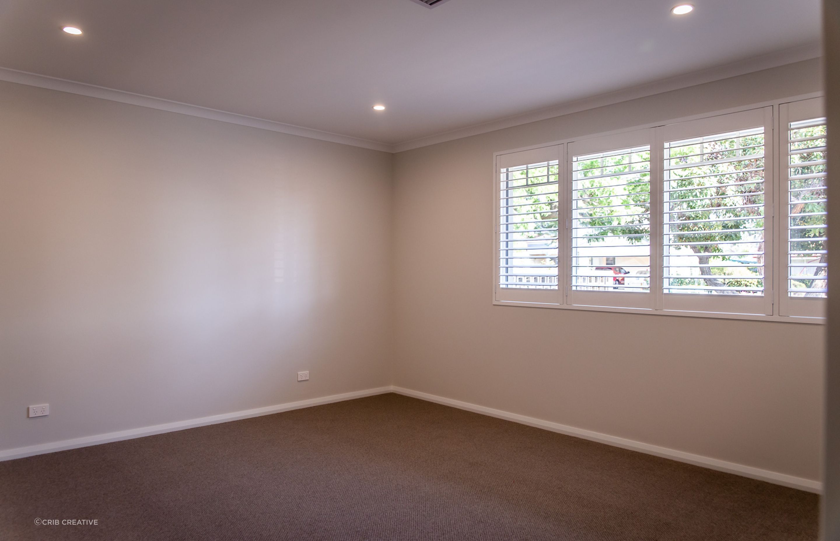 Howes Crescent, Dianella