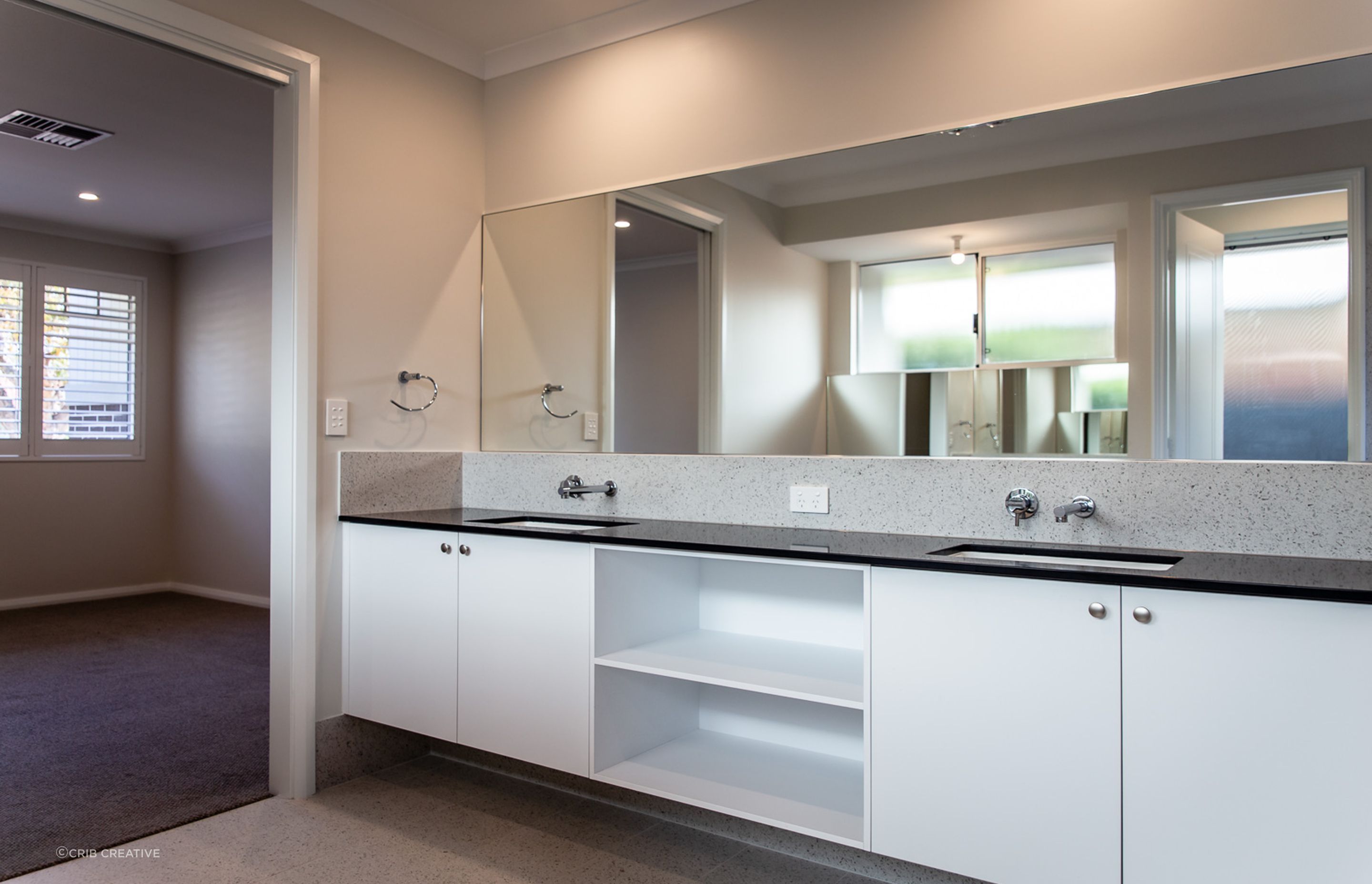 Howes Crescent, Dianella