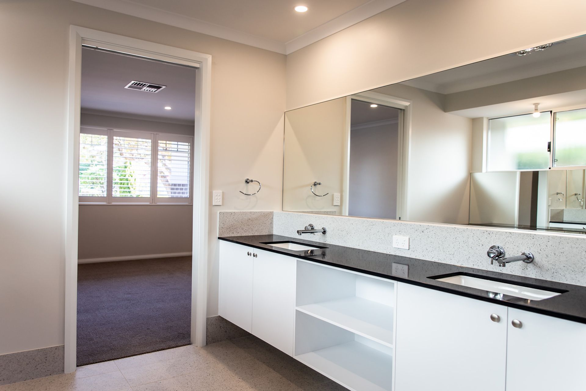 Howes Crescent, Dianella
