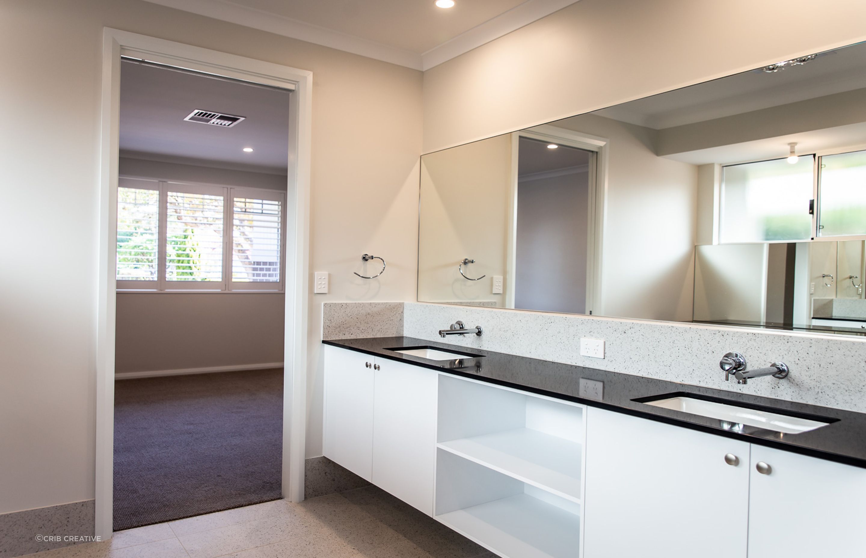 Howes Crescent, Dianella