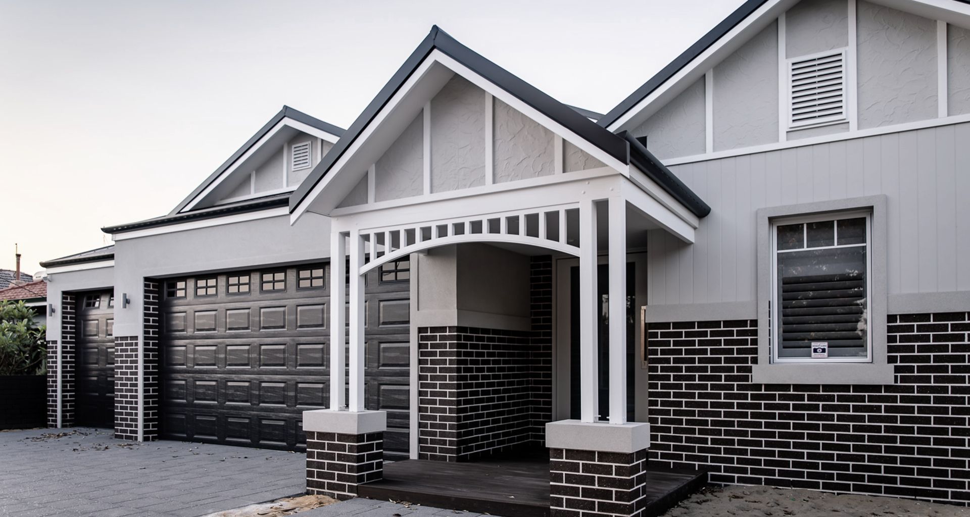 Howes Crescent, Dianella banner