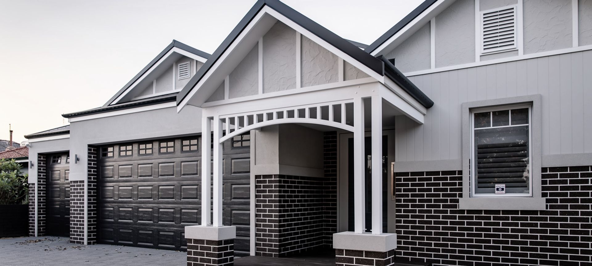 Howes Crescent, Dianella banner