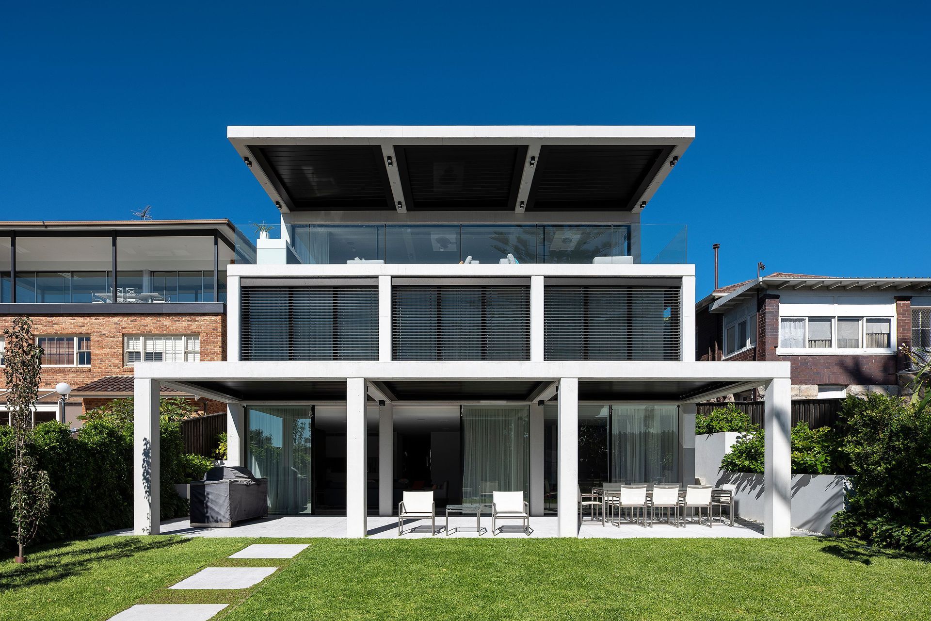 MHNDU Chain Mail House