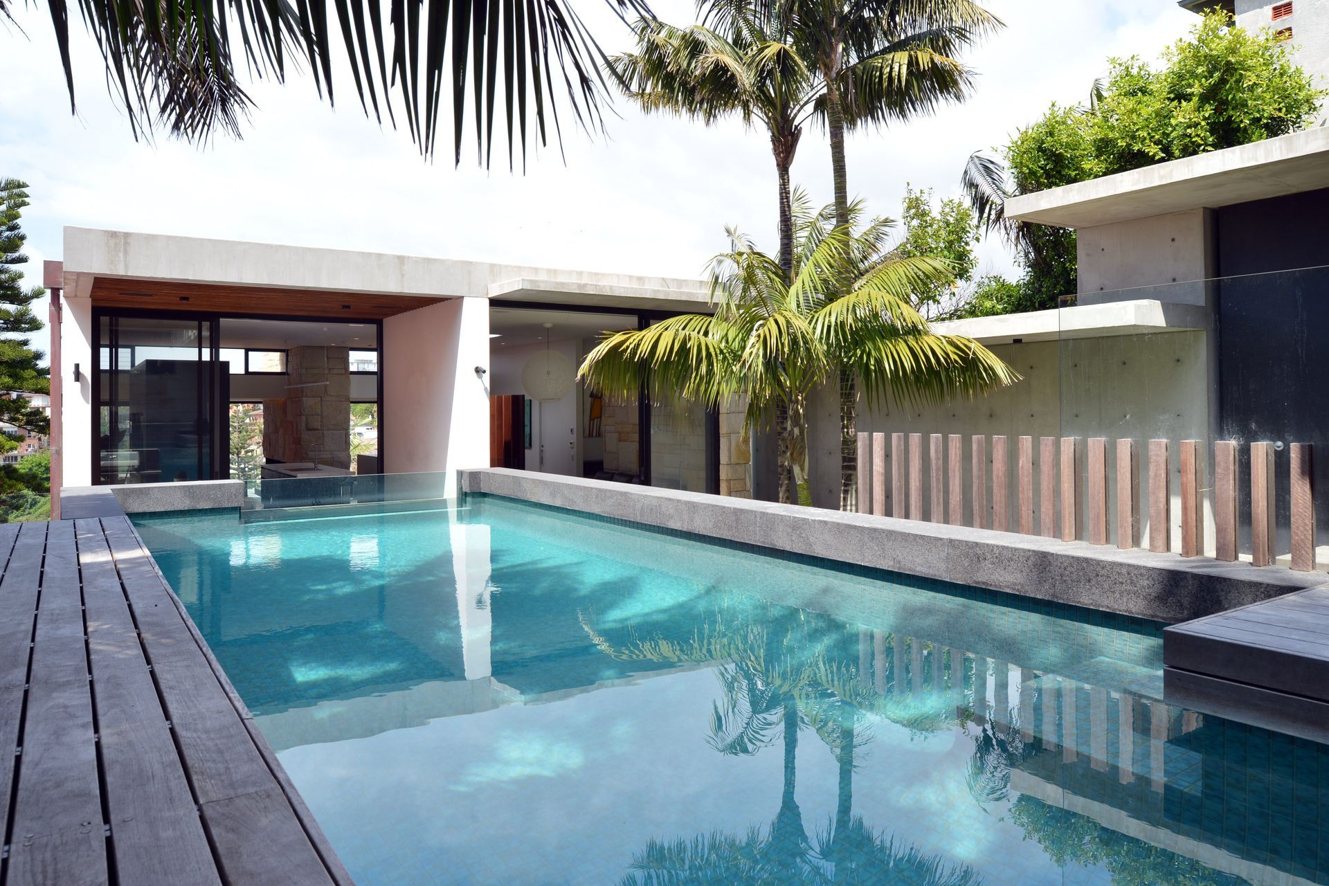 Wonderland Ave, Tamarama