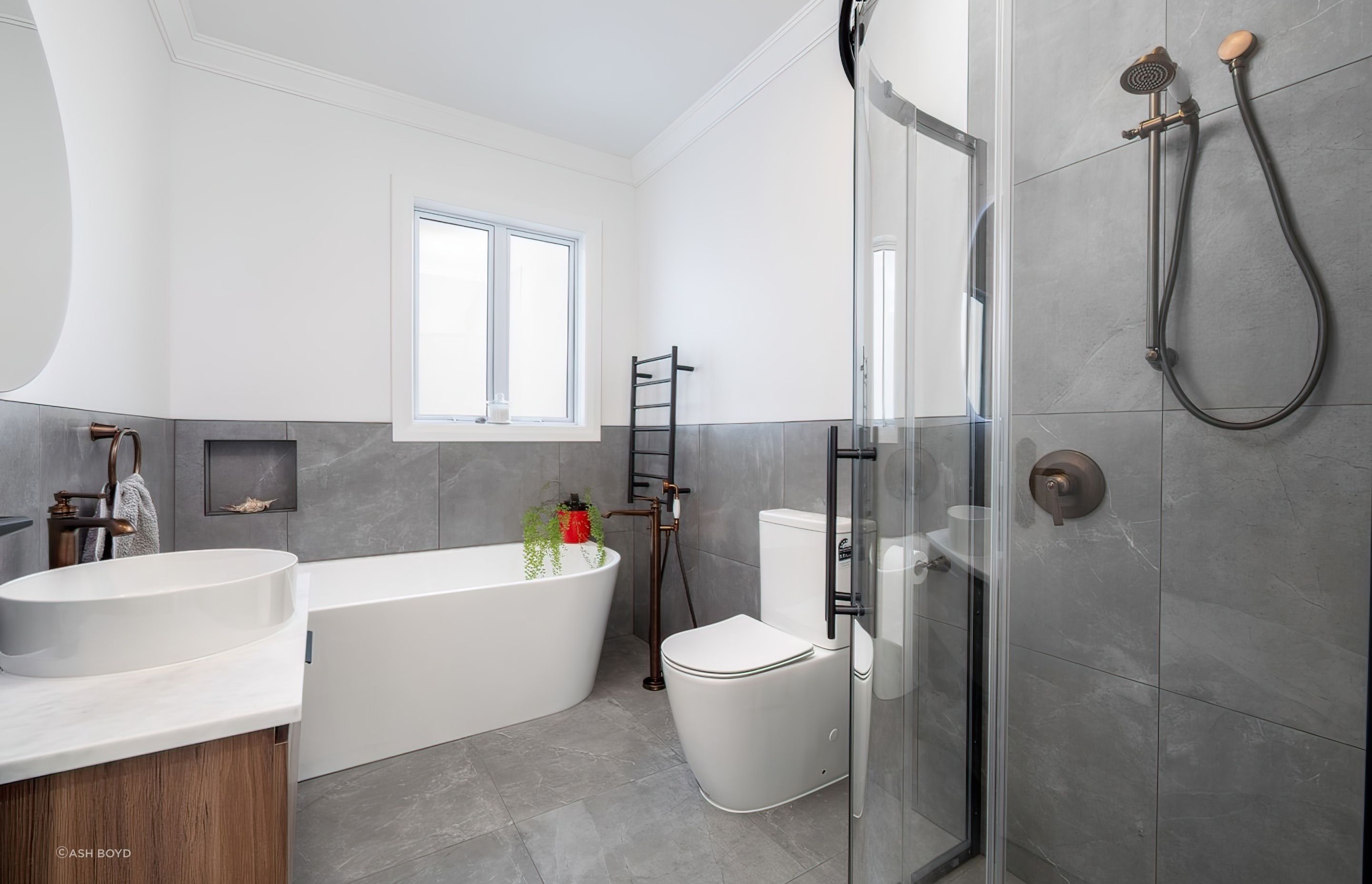 Modern-bathroom-grey-tiles-white-with-brass-arcline-architecture-topaz-very-compressed-2x.jpeg