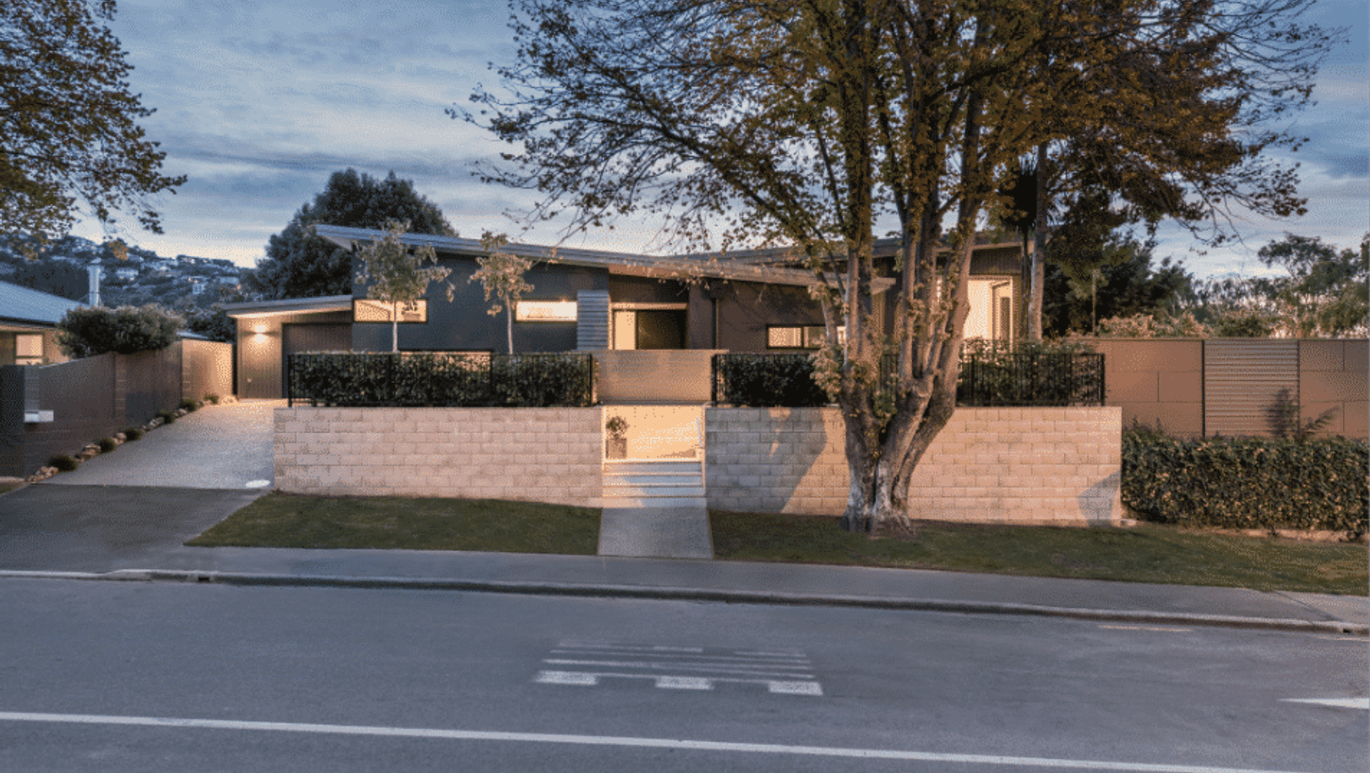 Bowenvale Ave banner