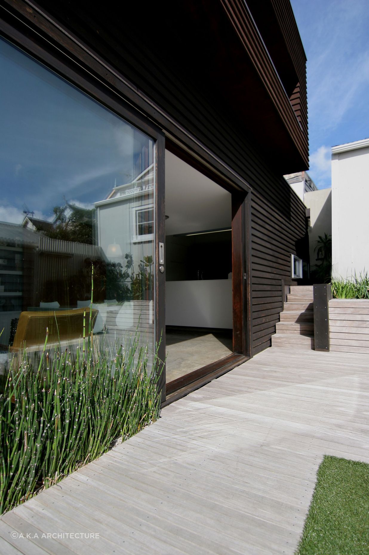 house w on a