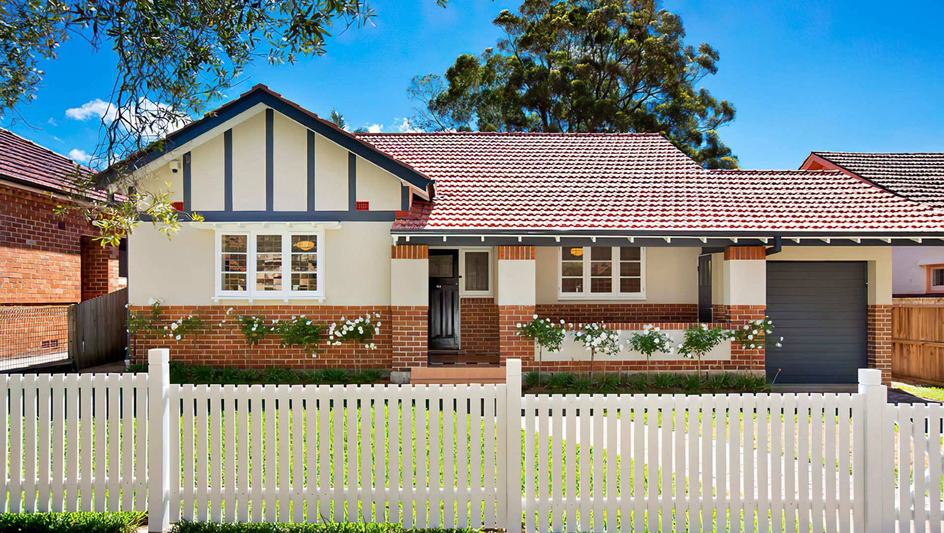 Wallace Street, Willoughby banner