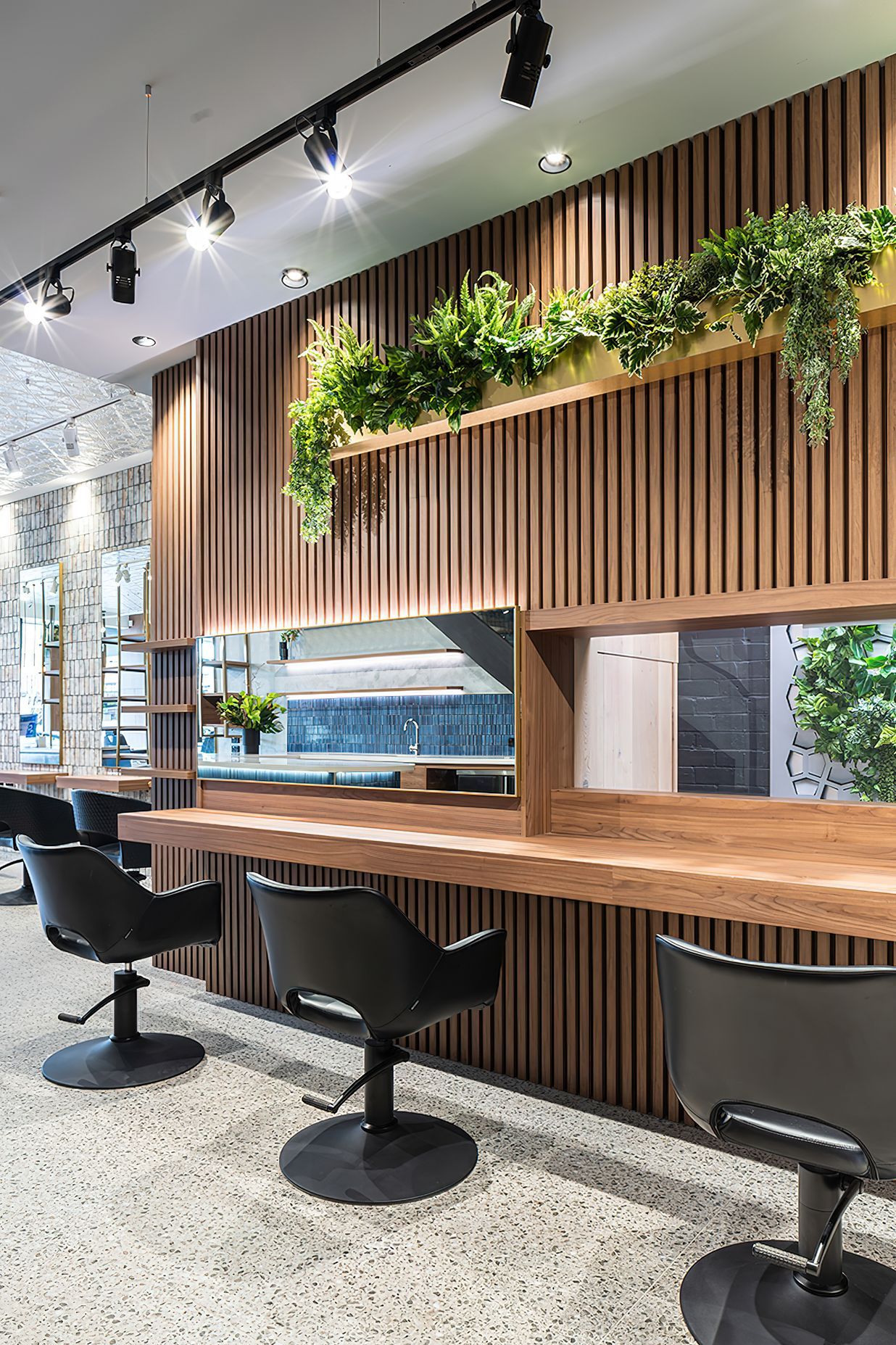 CHISELED HAIR | BENTLEIGH