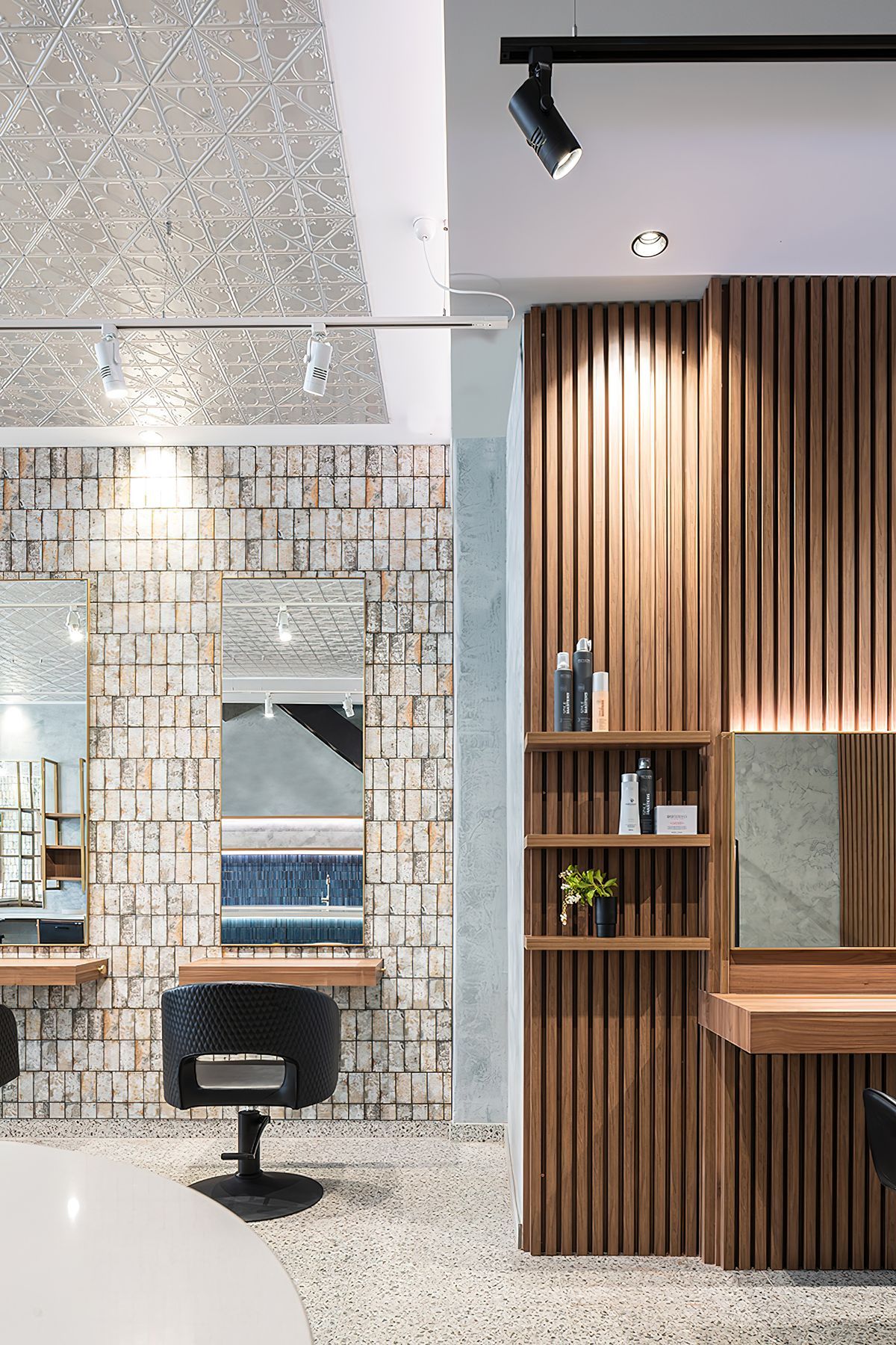 CHISELED HAIR | BENTLEIGH