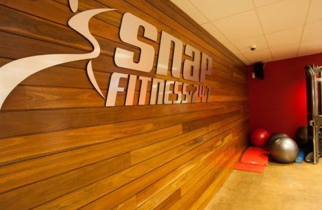 A Natural Gym Oasis: Spotted Gum Cladding enhanced with CUTEK® extreme CD50