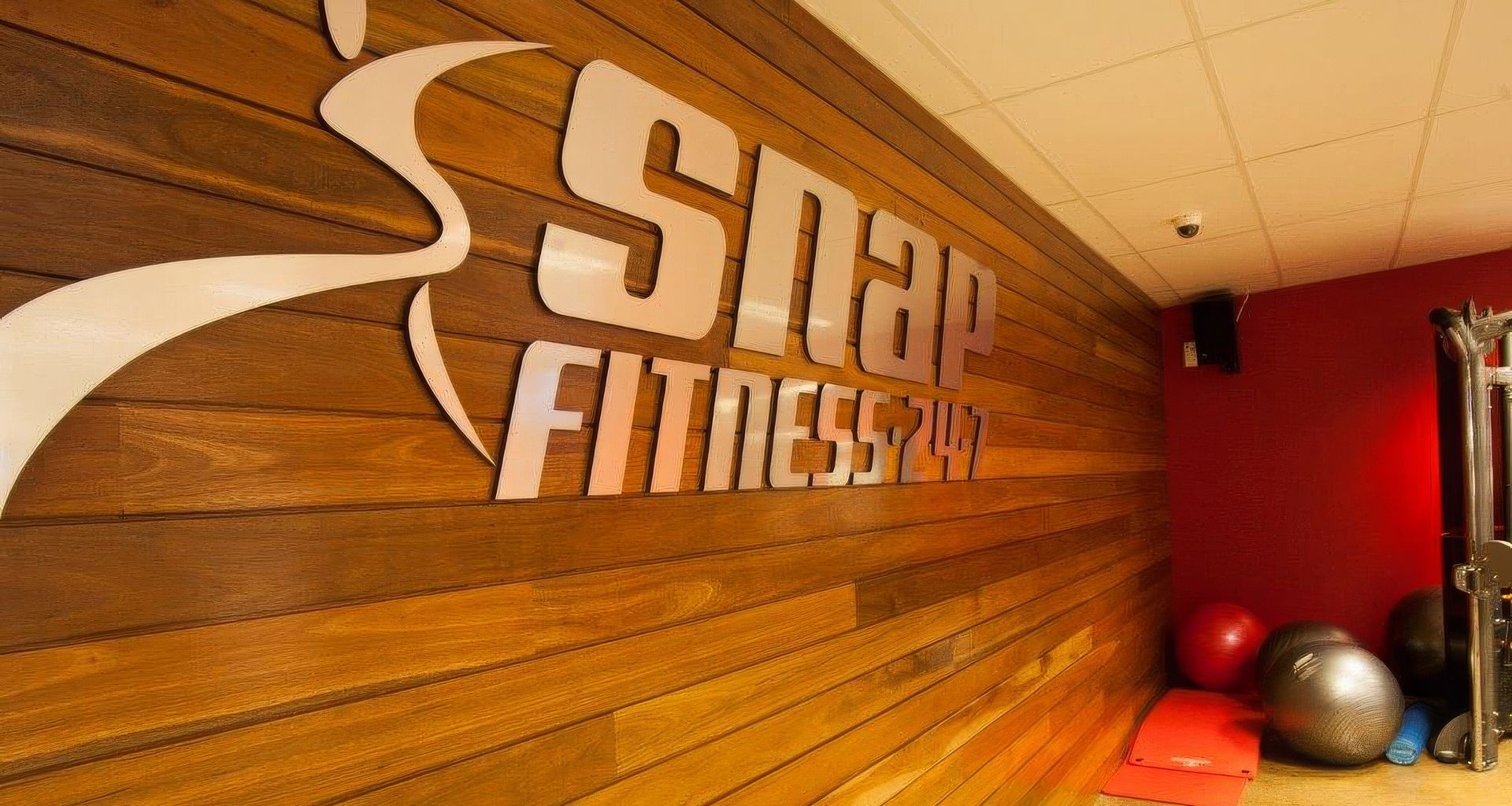 A Natural Gym Oasis: Spotted Gum Cladding enhanced with CUTEK® extreme CD50 banner