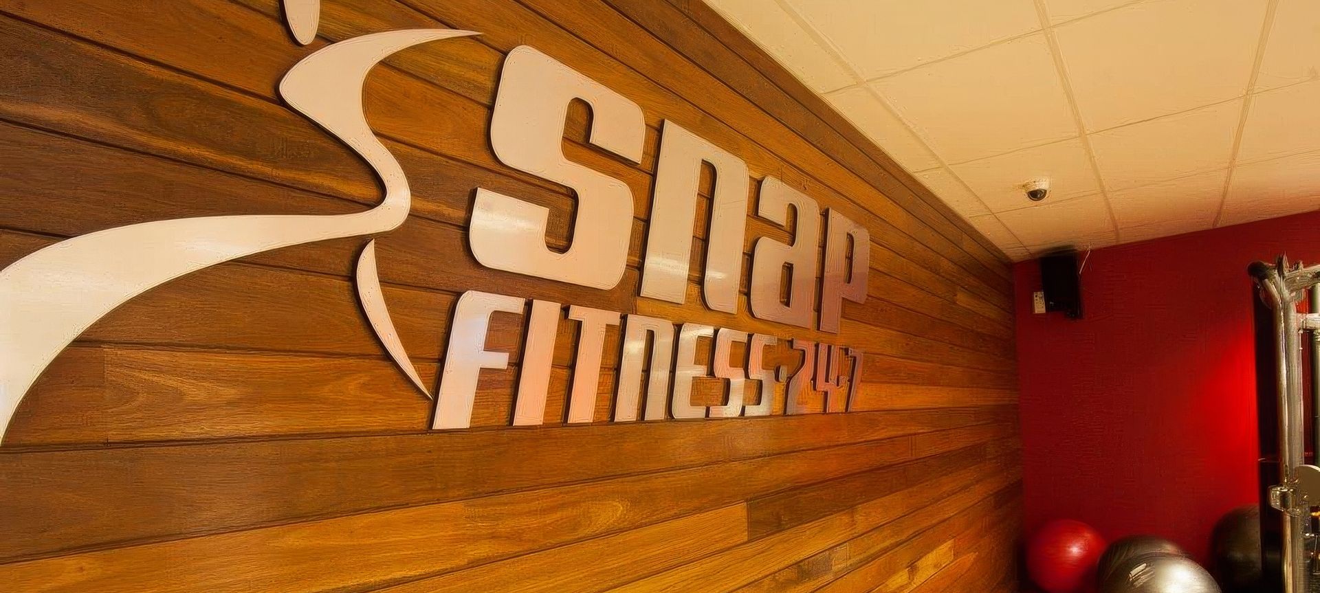 A Natural Gym Oasis: Spotted Gum Cladding enhanced with CUTEK® extreme CD50 banner
