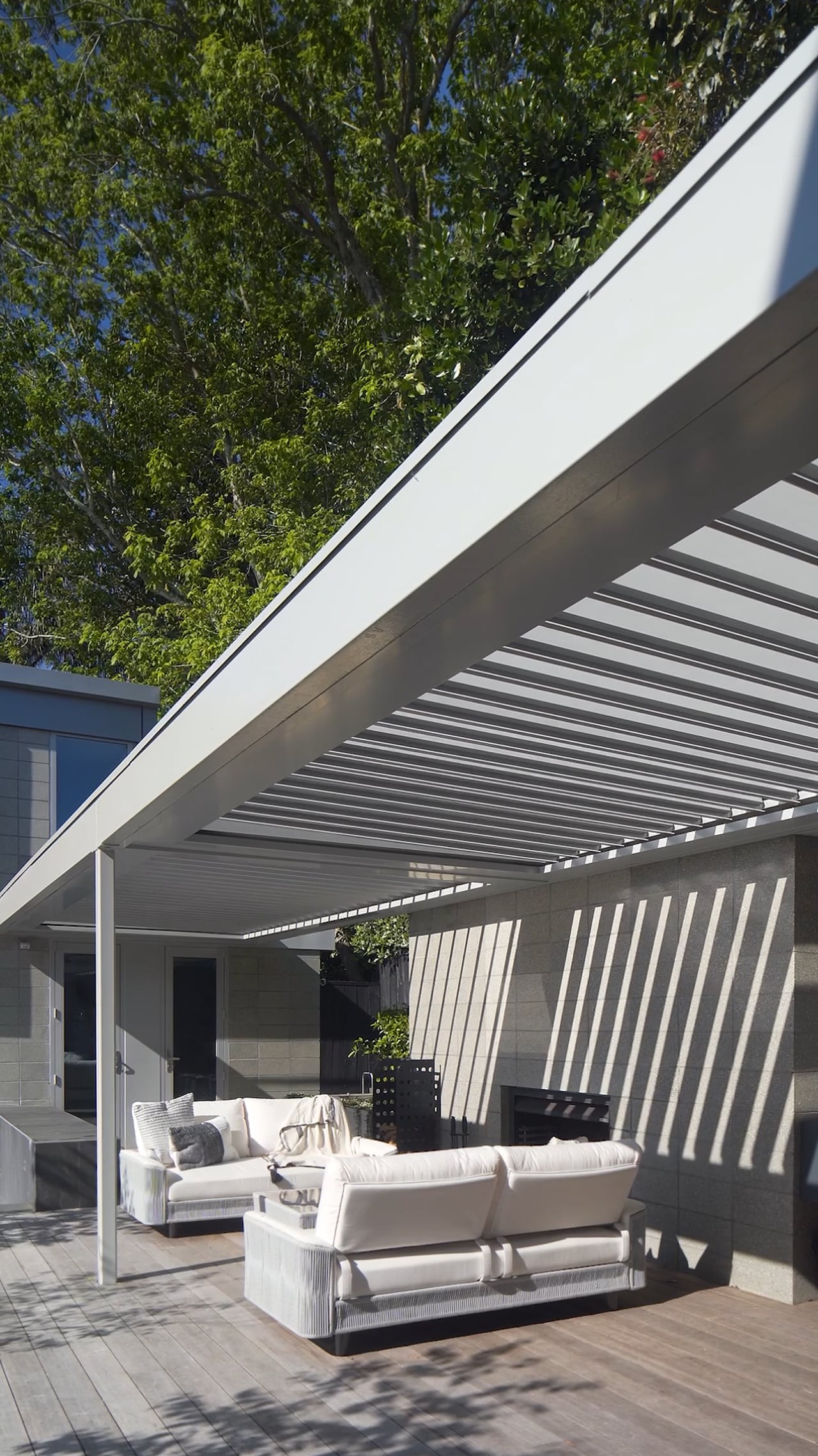 Louvretec Retractable Opening Roof gallery detail image