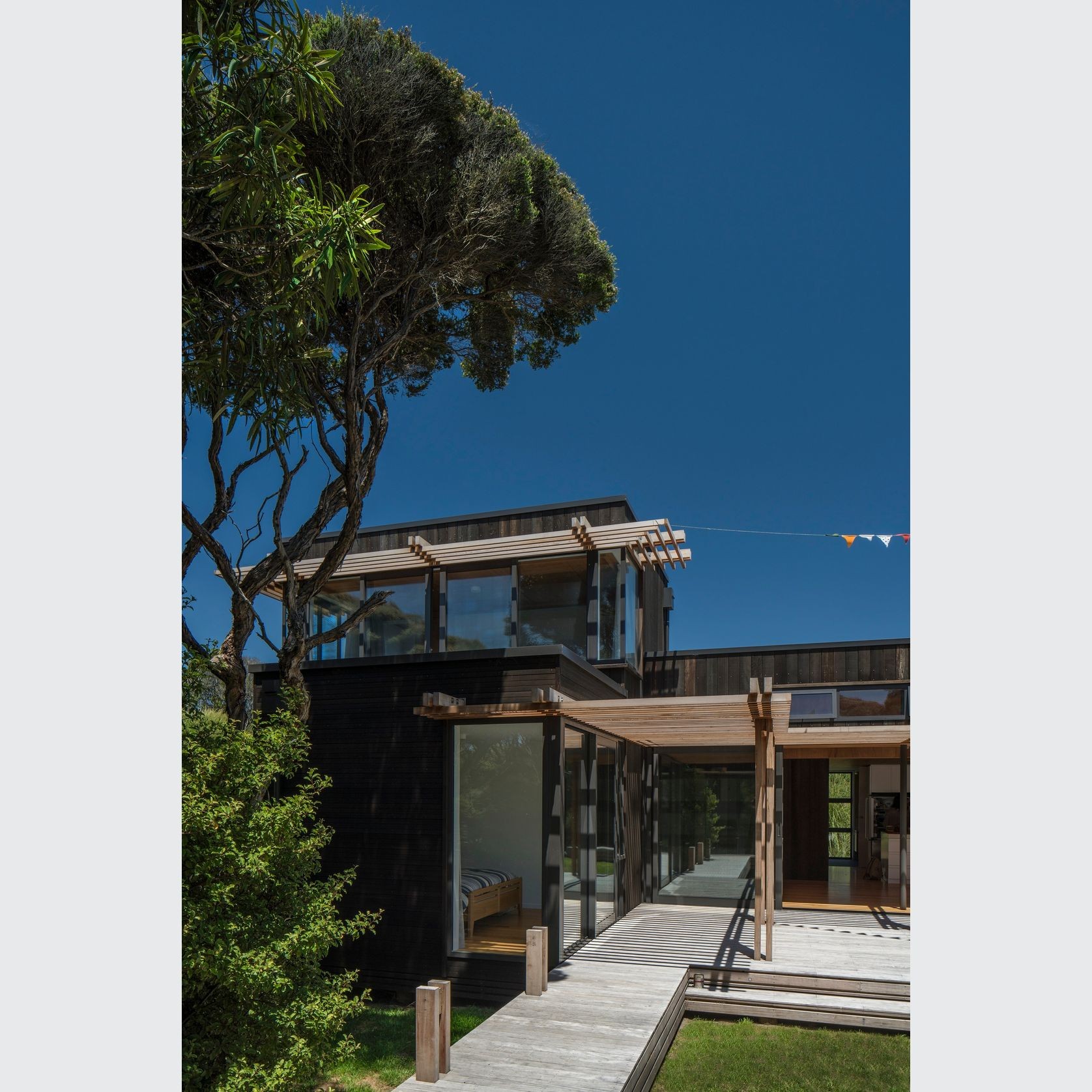 Vertical Shiplap Cedar Weatherboards gallery detail image