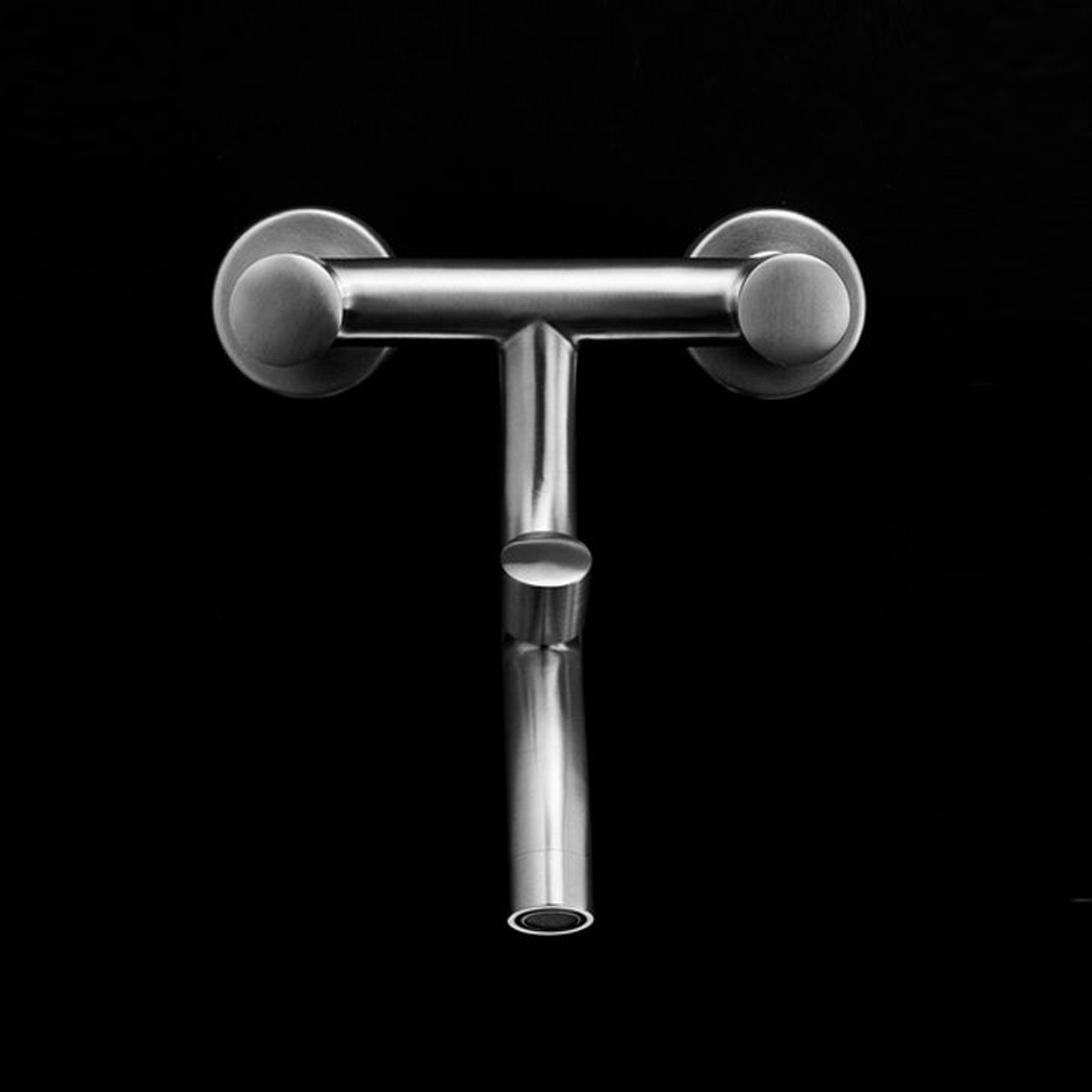 Ono 90 61 Bath Tap with shower hose by QUADRO gallery detail image
