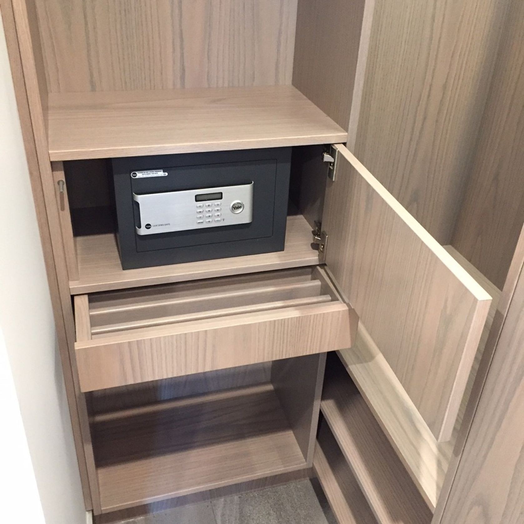 Custom Wardrobe gallery detail image