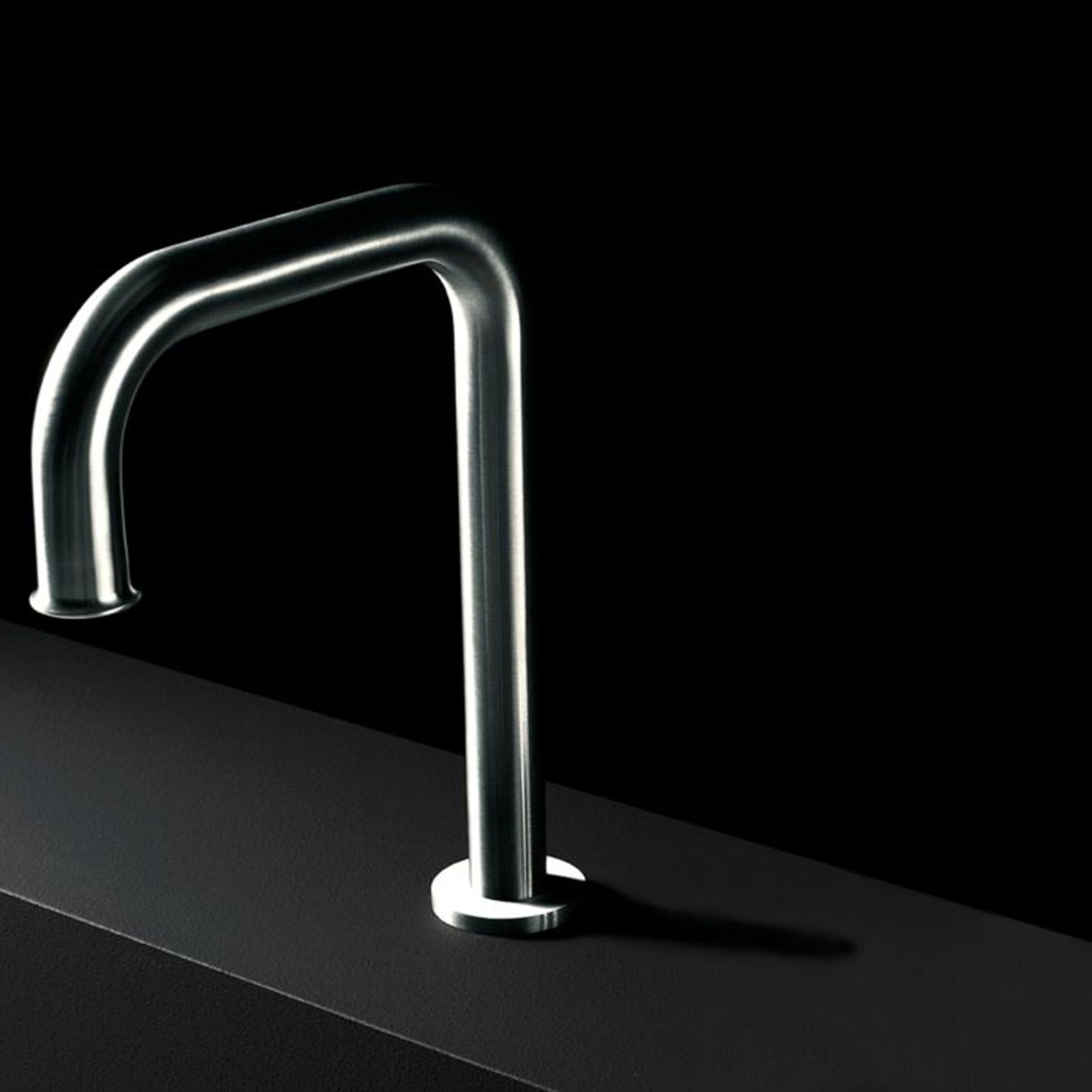 Pipe Top-mounted Spout For Washbasin / Bathtub gallery detail image