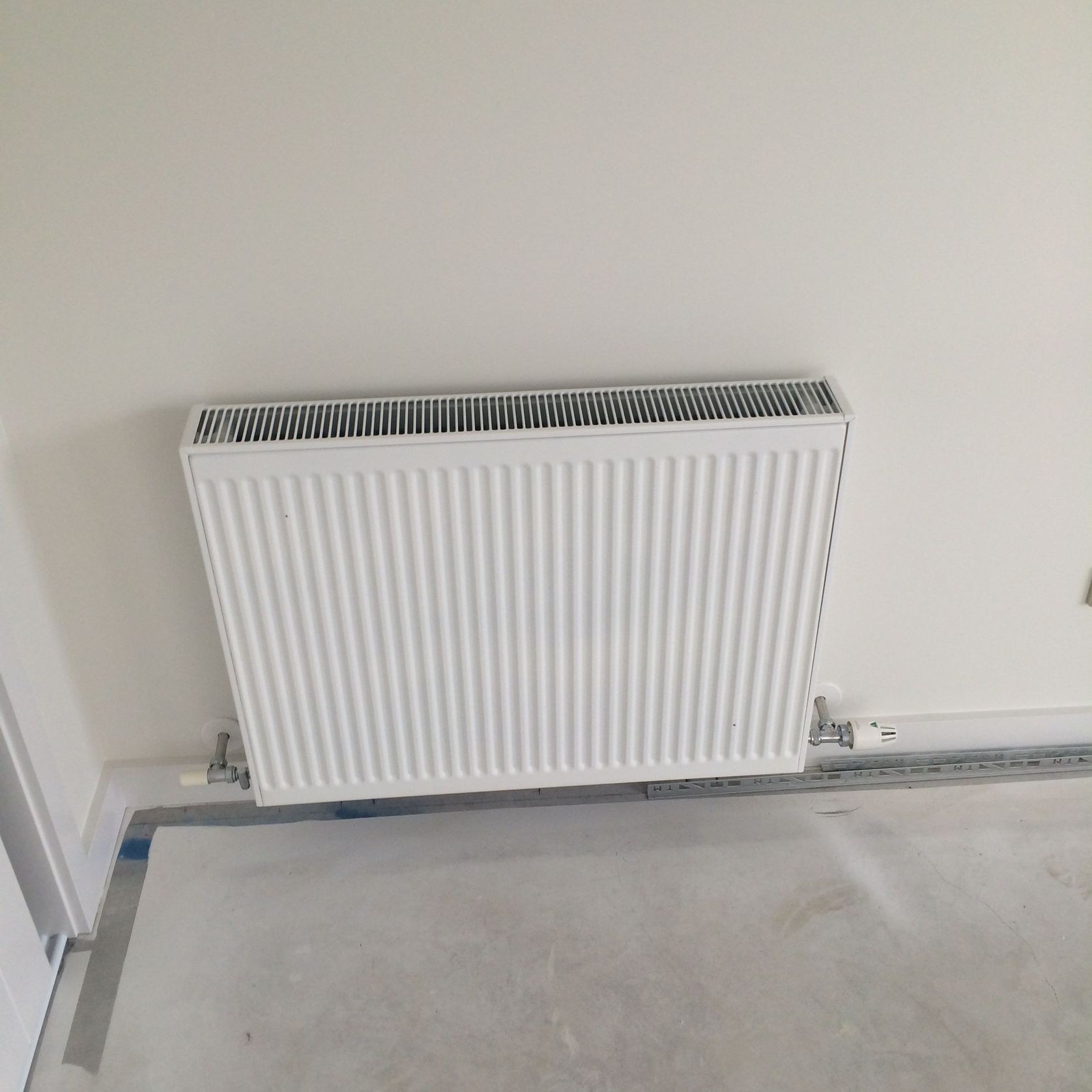 Compact Radiator gallery detail image