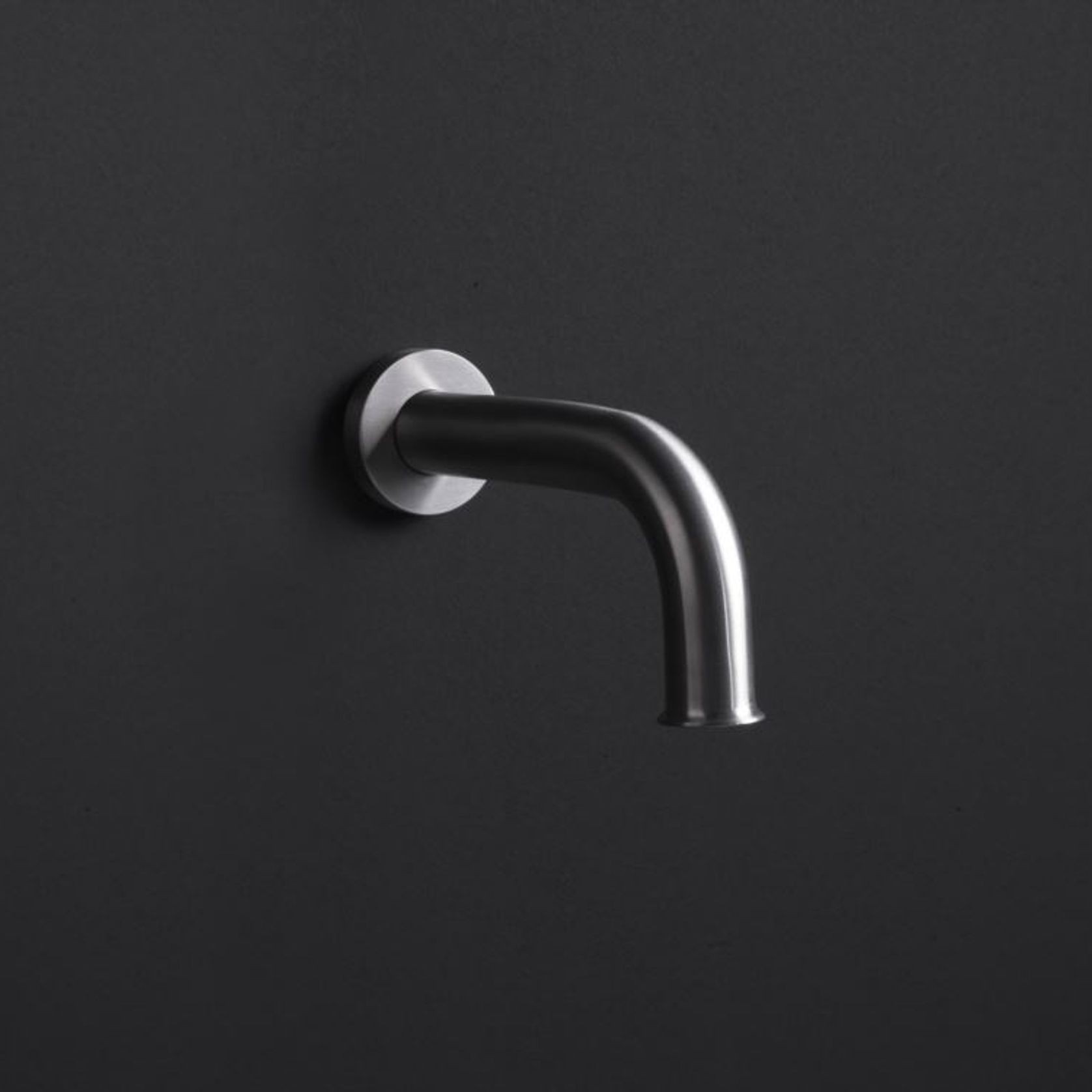 Pipe Wall-mounted Spout For Washbasin / Bathtub gallery detail image