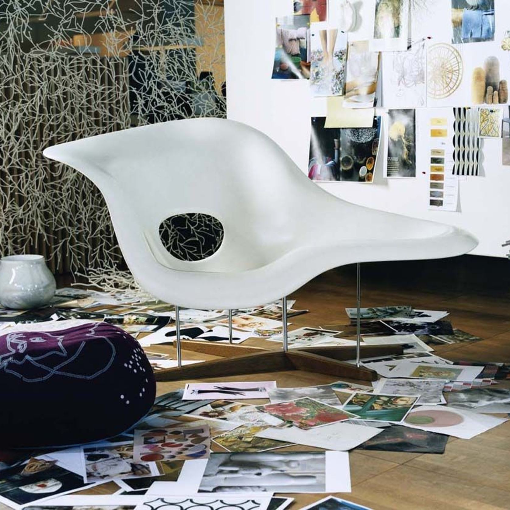 La Chaise Lounge Chair by Vitra gallery detail image