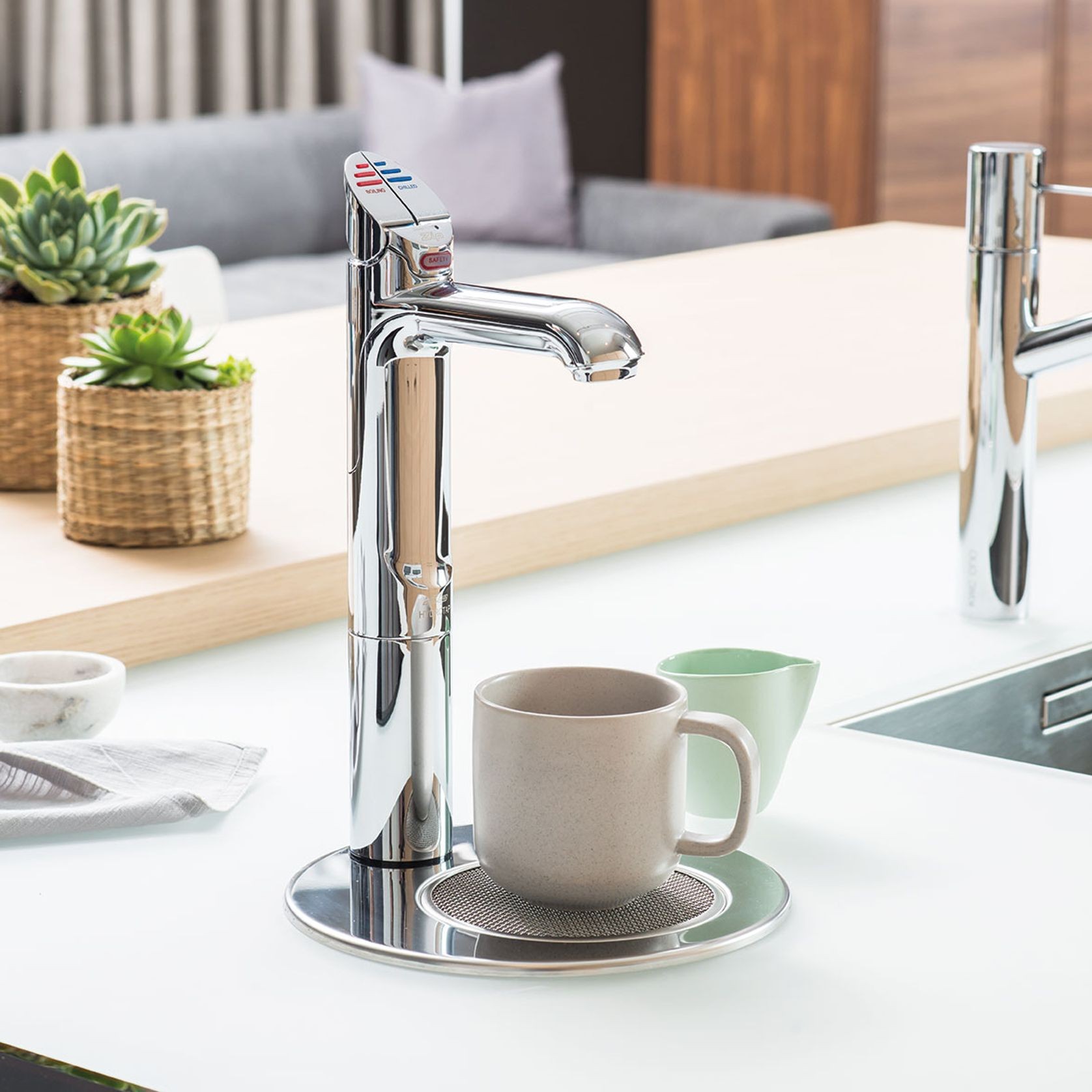 Hydrotap G4 Classic Boiling | Chilled Tap by Zenith gallery detail image