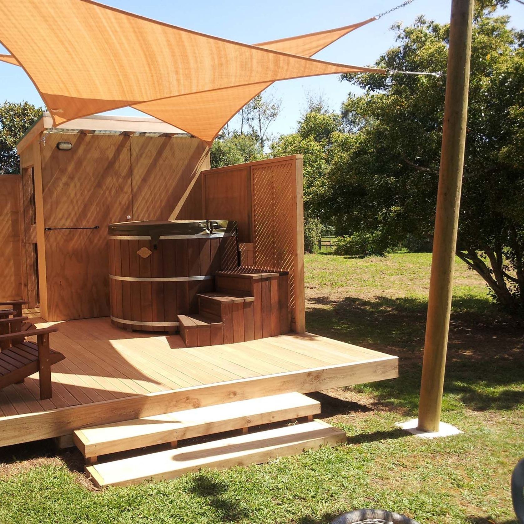 5 Foot Cedar Hot Tub with Stairs gallery detail image