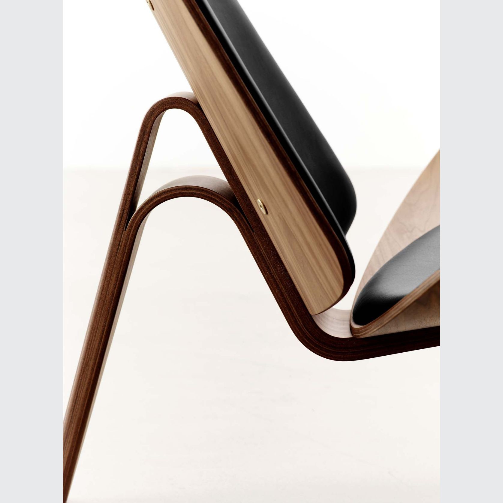 CH07 Shell Chair by Carl Hansen + Son gallery detail image