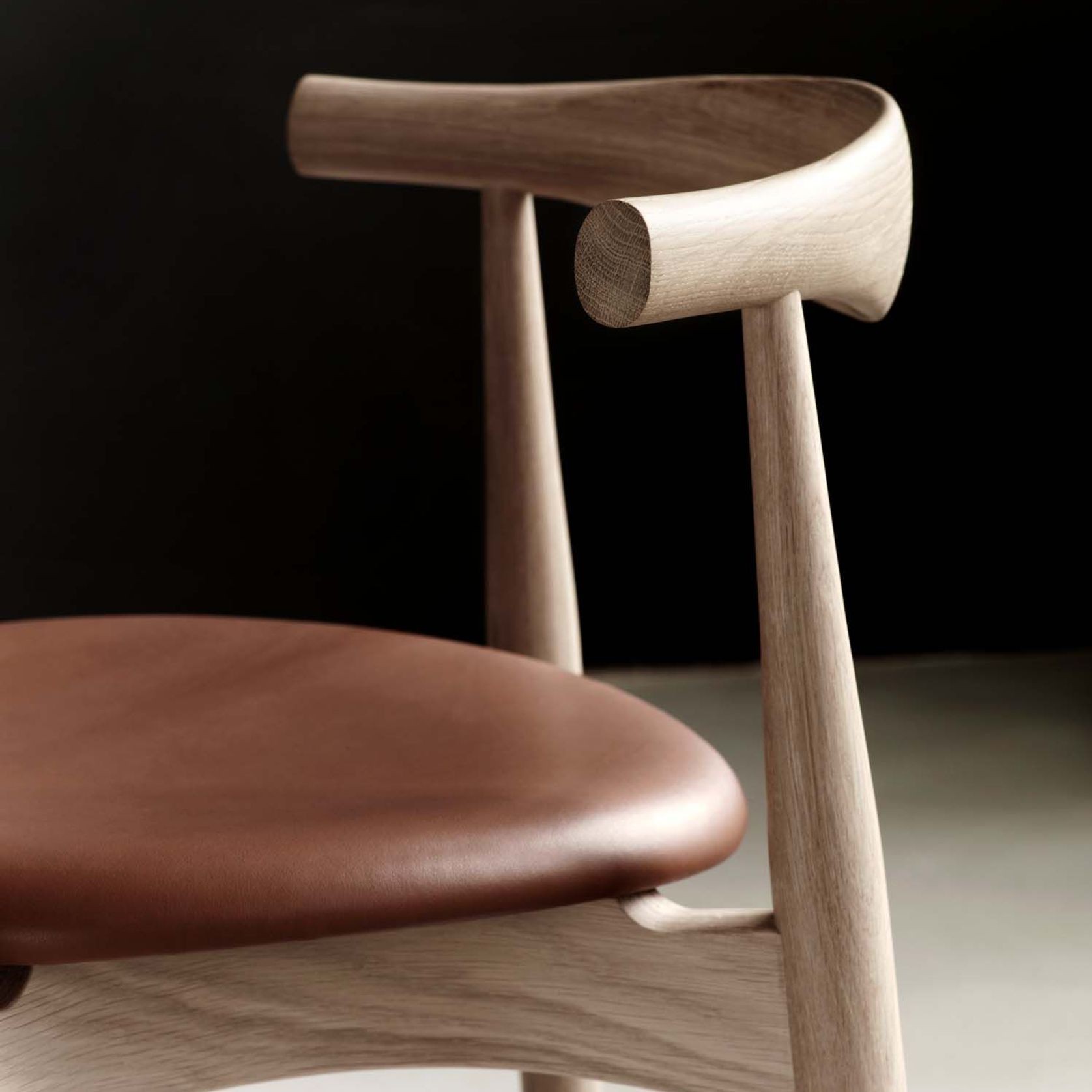 CH20 Elbow Chair by Carl Hansen + Son gallery detail image